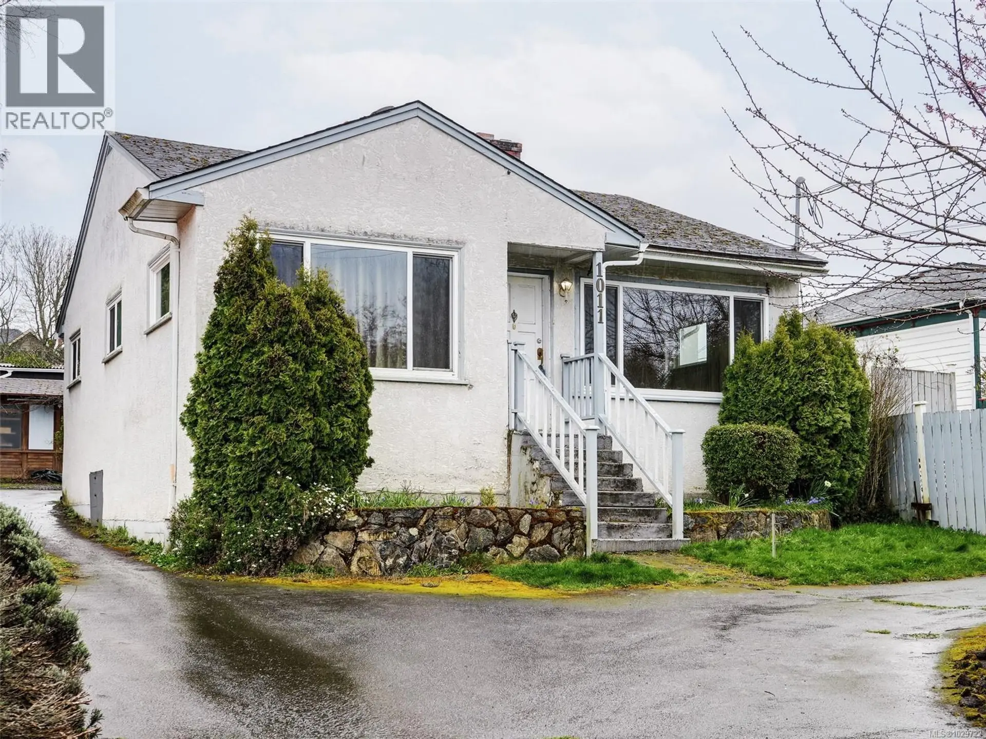 Property at 1011 Russell St, Victoria, BC