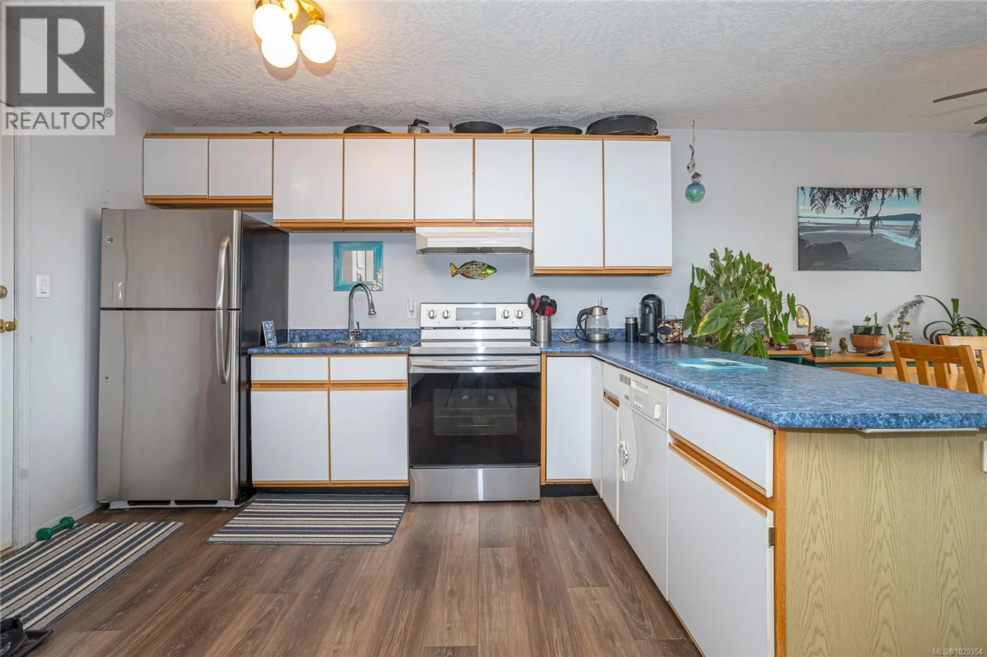 #7 8150 Arthur St - Image 2