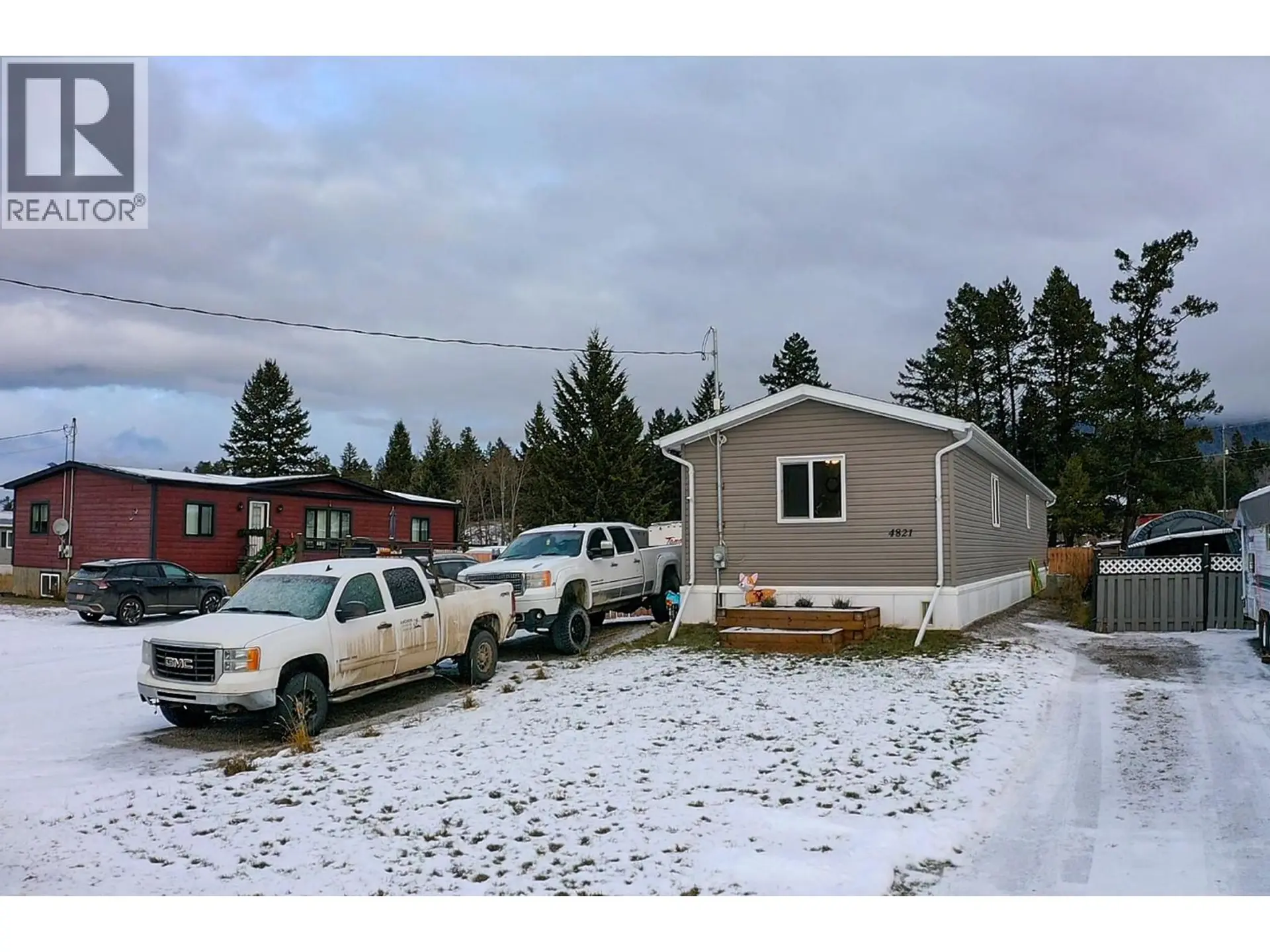 Property at 4821 CRESCENTWOOD Drive, Edgewater, BC