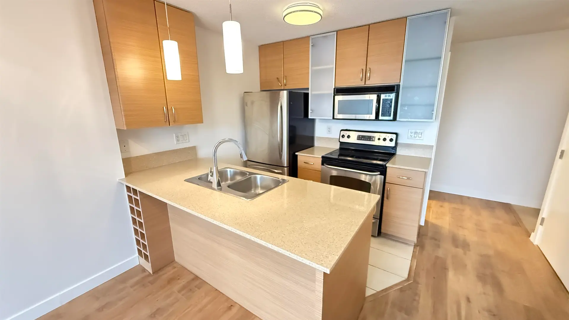 #3008 909 Mainland Street - Image 2