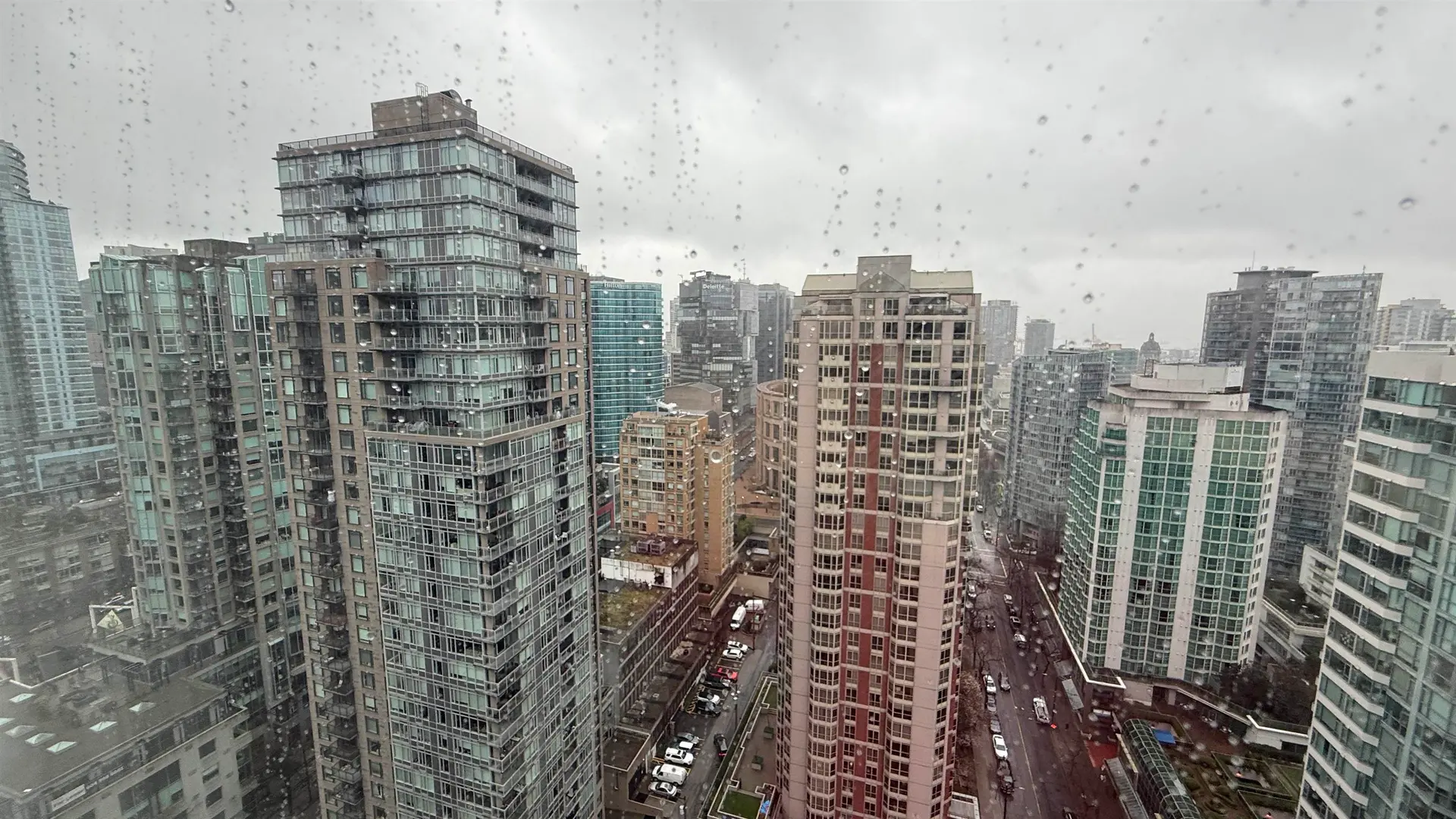 #3008 909 Mainland Street - Image 11