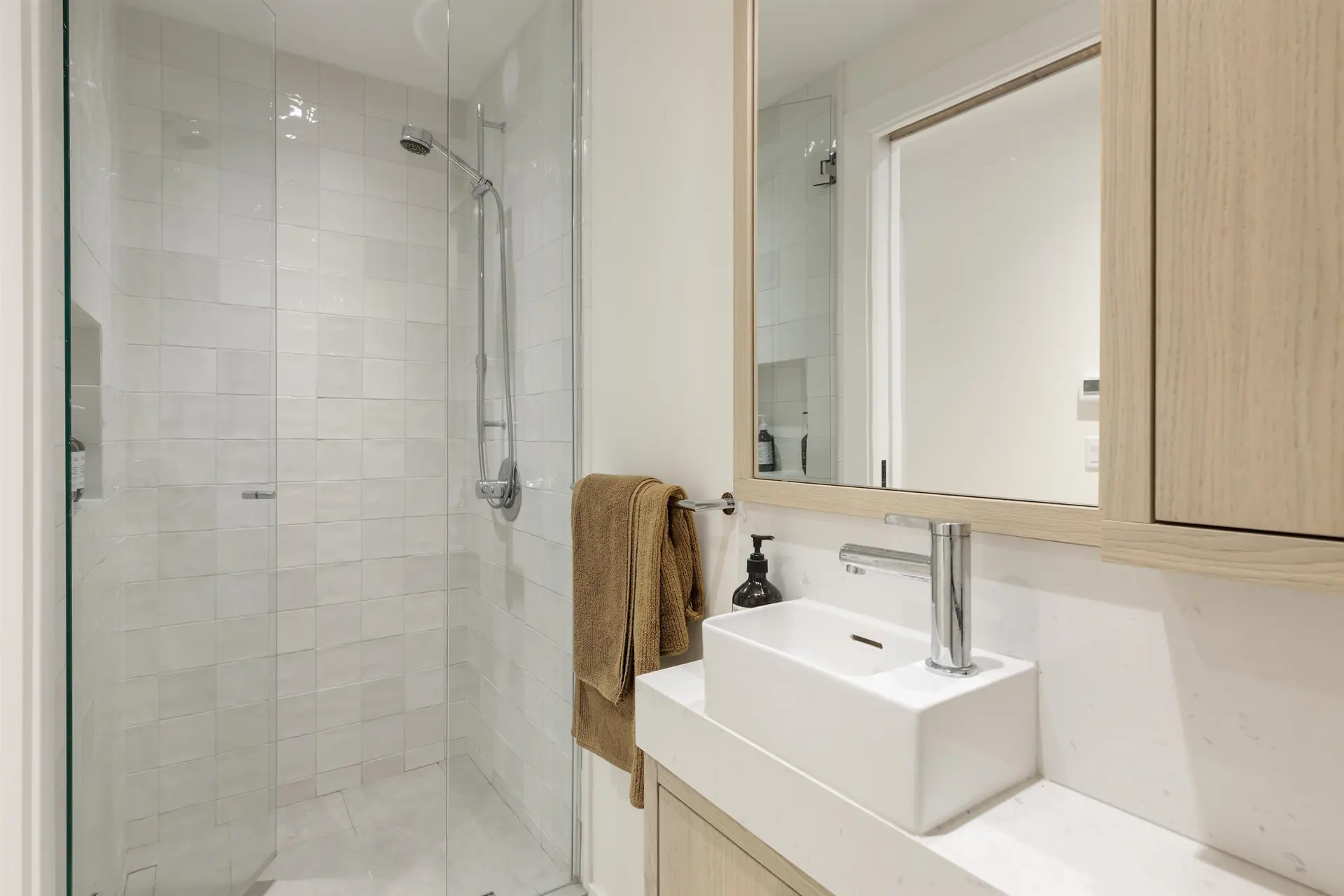 2502 W 33rd Avenue - Image 16