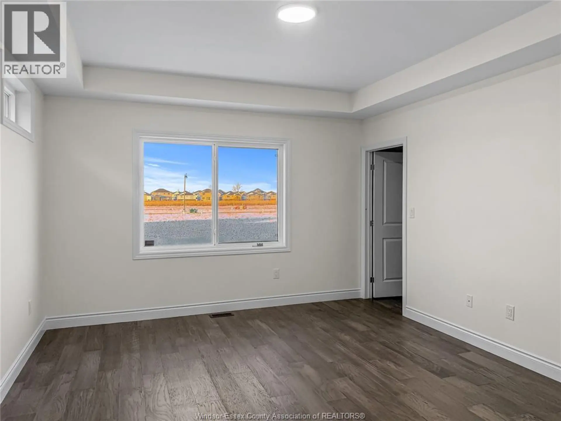 218 MCLELLAN AVENUE - Image 11