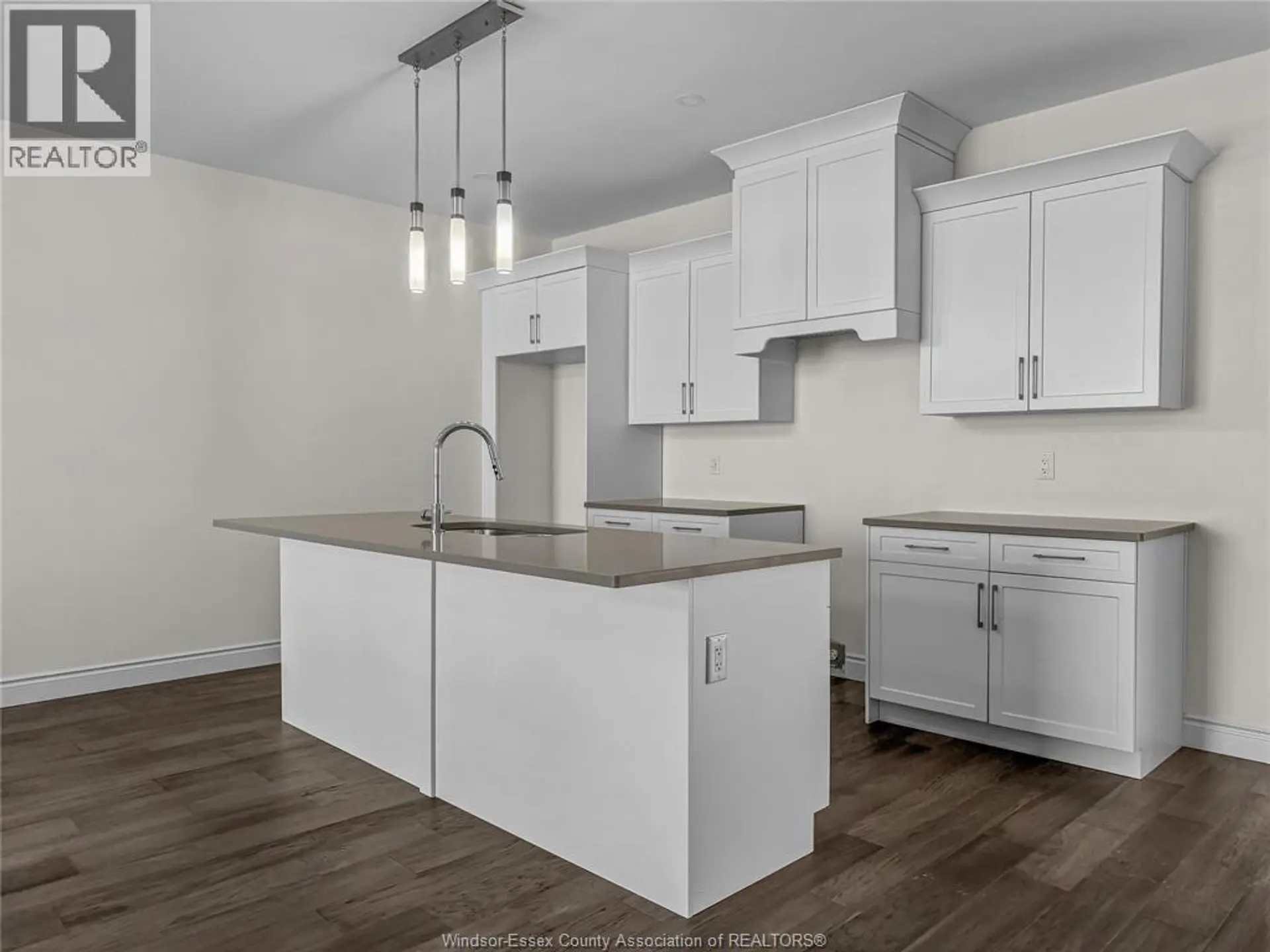 218 MCLELLAN AVENUE - Image 14