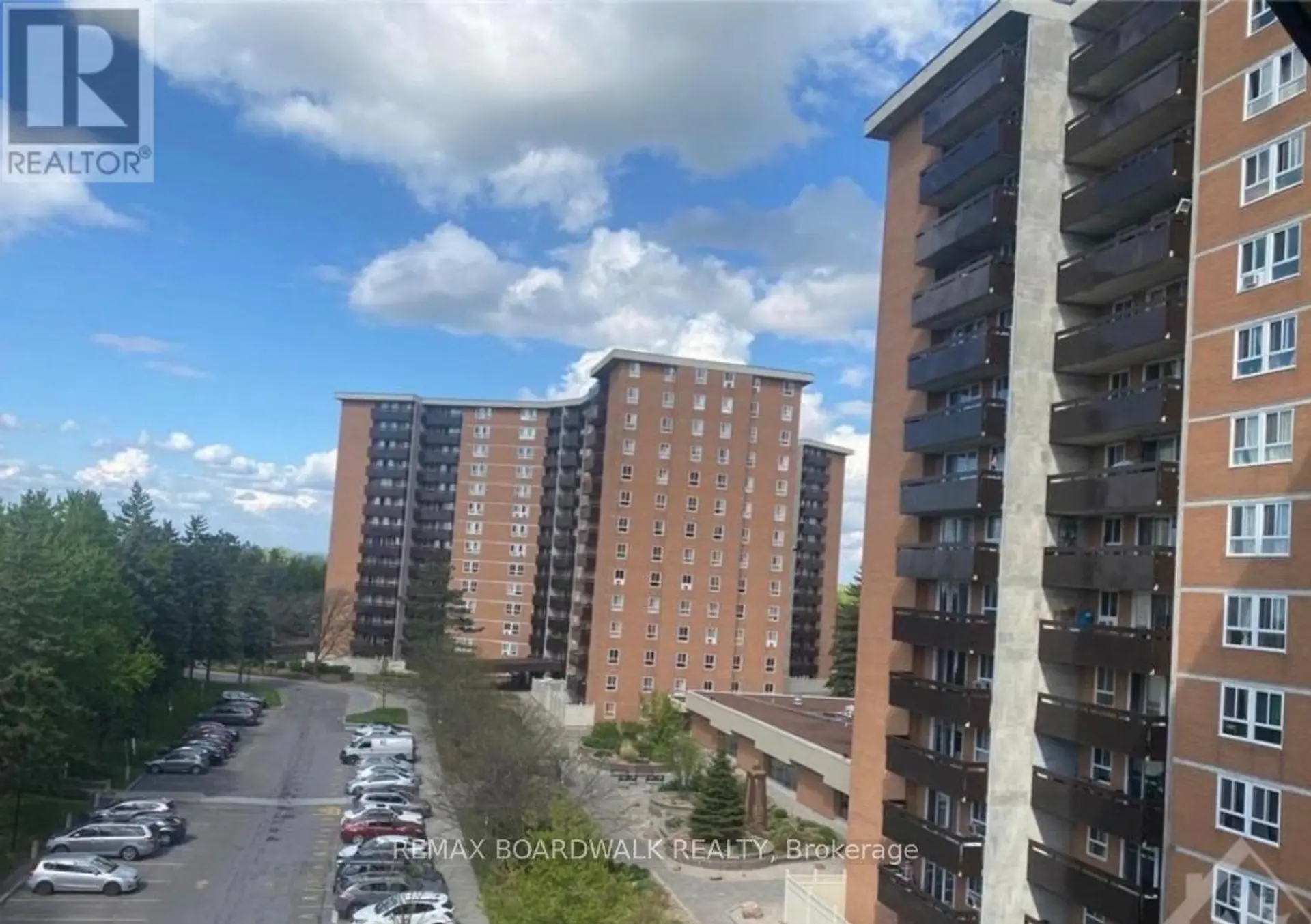 #609 2000 JASMINE CRESCENT - Image 1