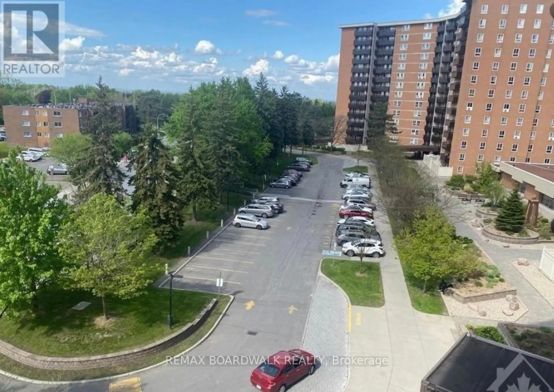#609 2000 JASMINE CRESCENT - Image 2