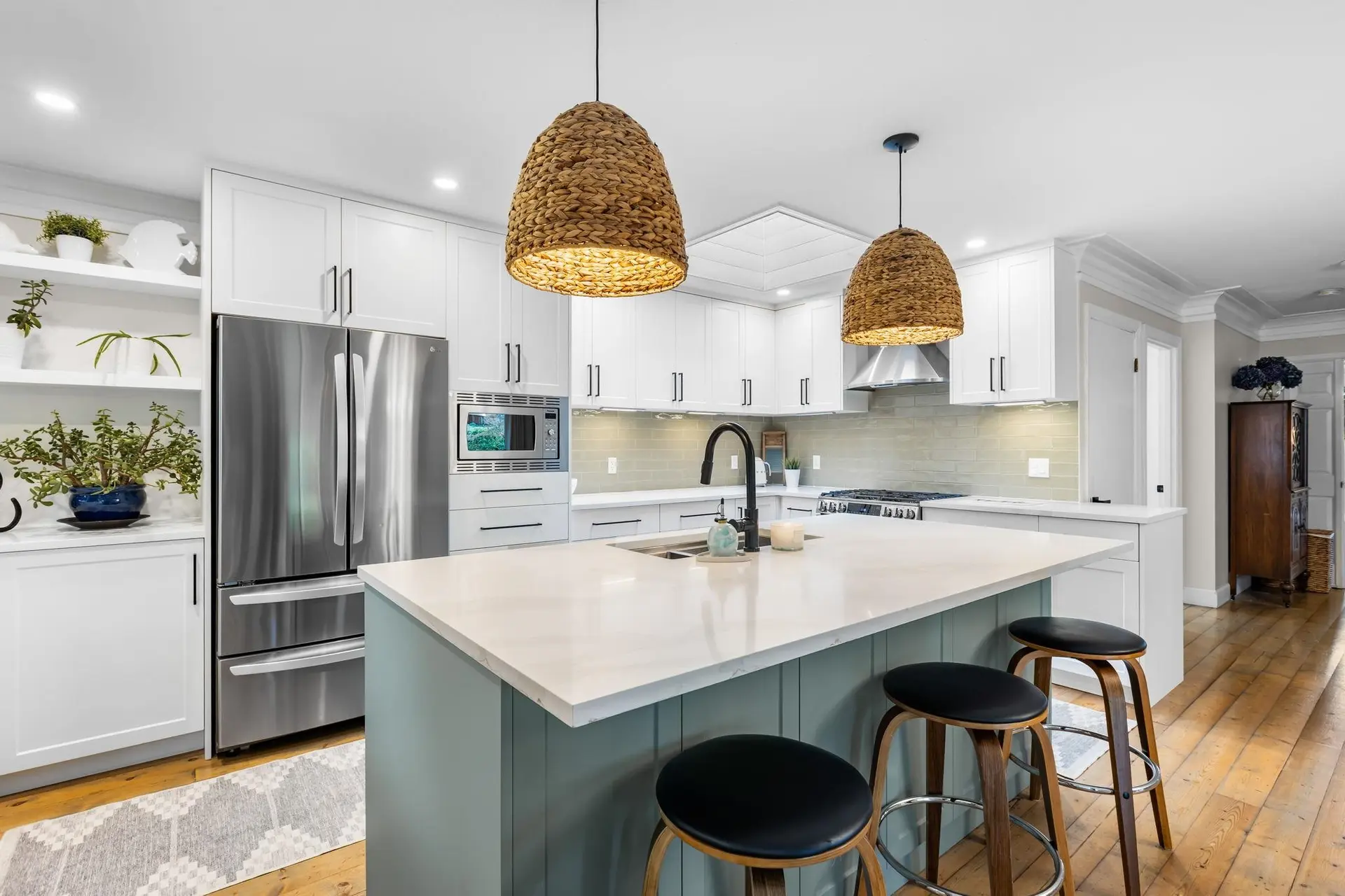 Property at 14015 Marine Drive, White Rock, BC
