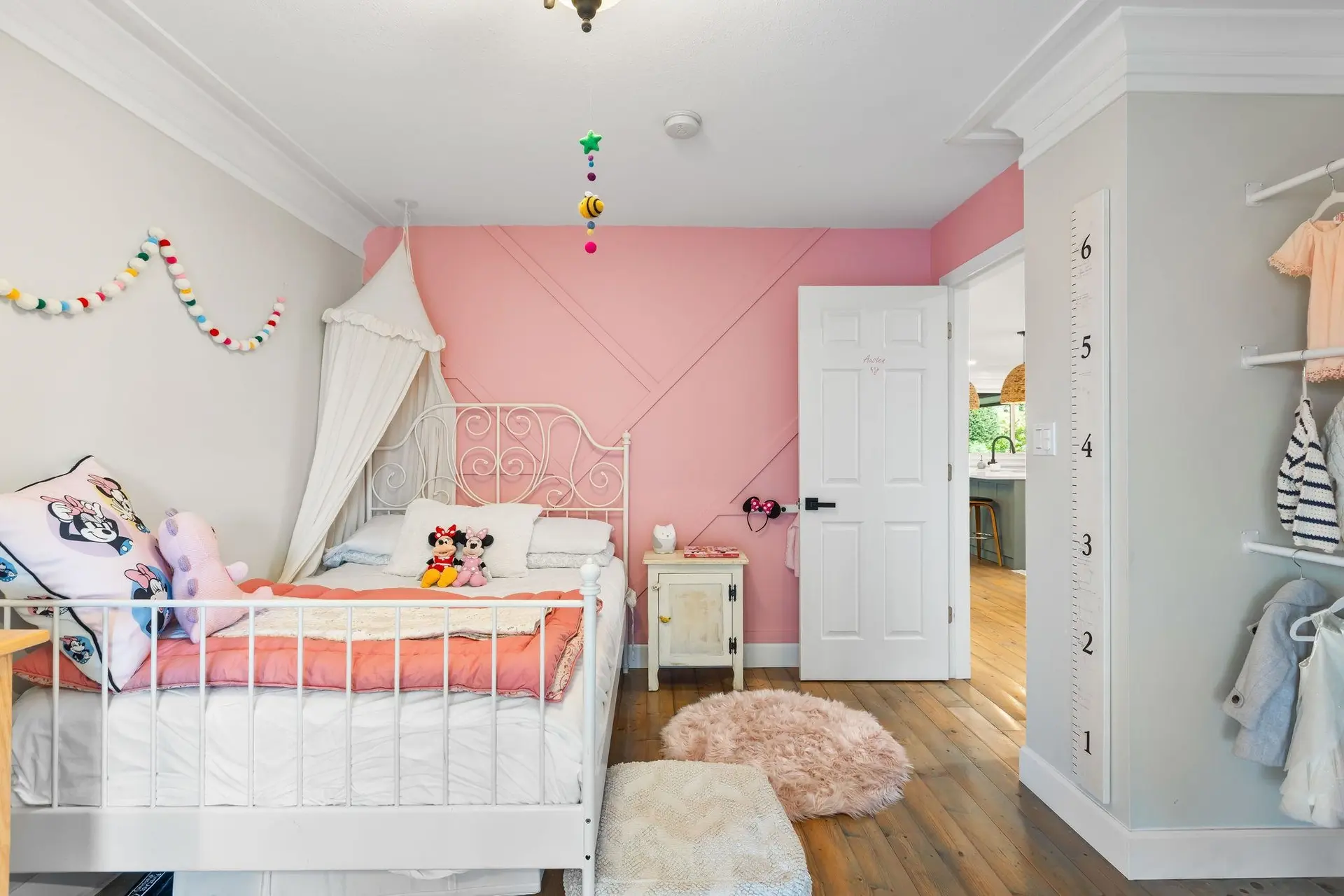 14015 Marine Drive - Image 9