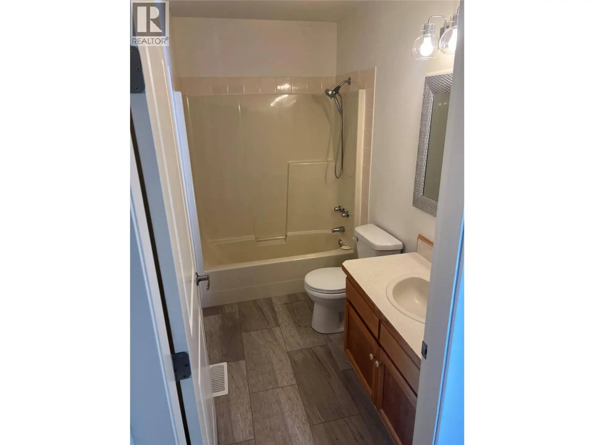 #161 1458 PENTICTON Avenue - Image 4