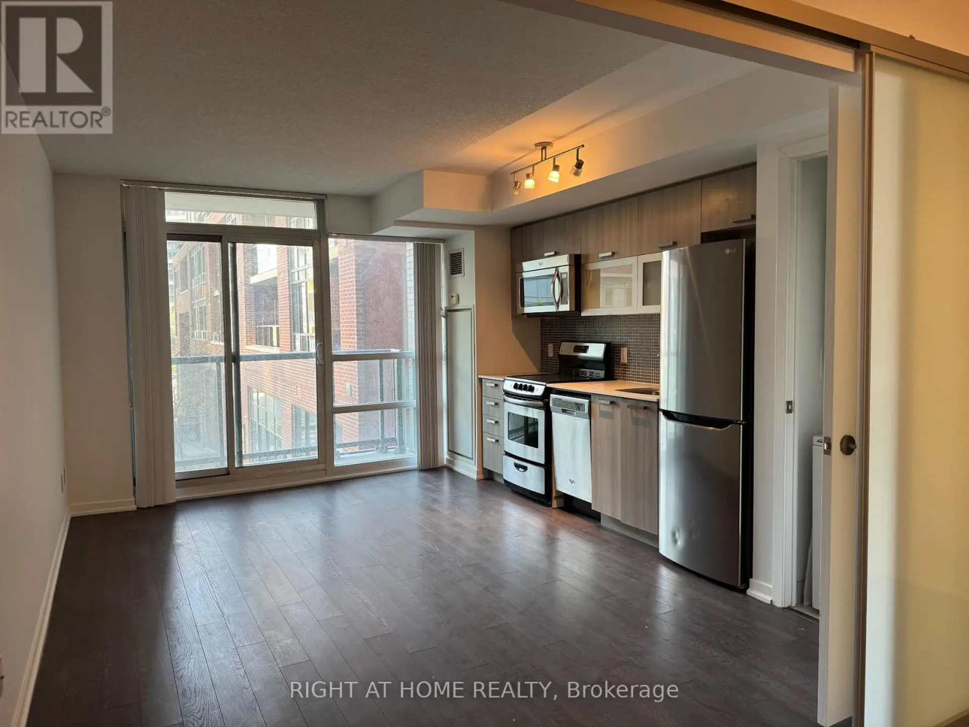 #317 68 ABELL STREET - Image 2