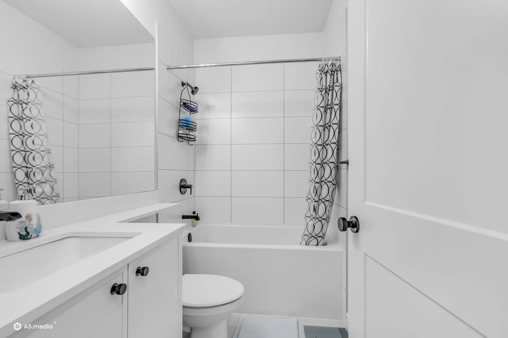 #49 2774 Motrose Avenue - Image 11