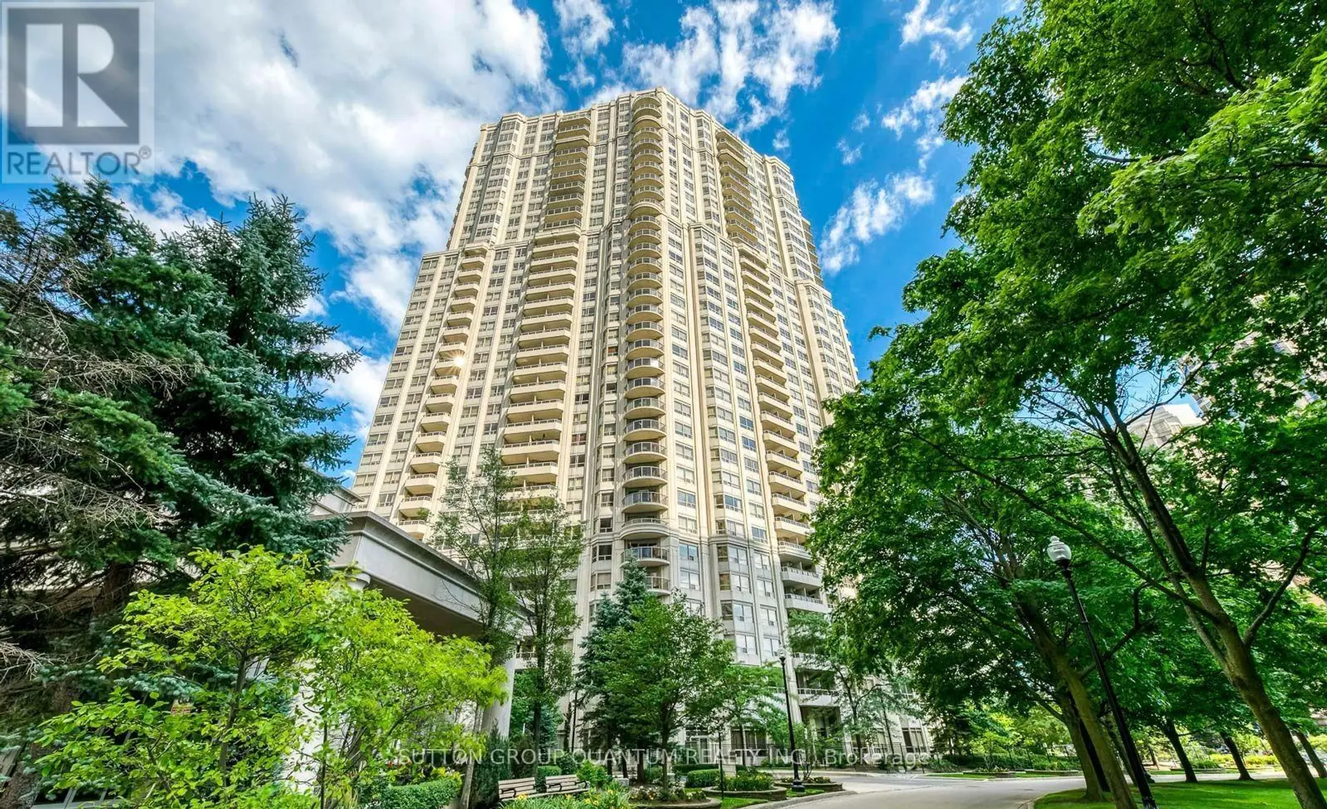 #1123 25 KINGSBRIDGE GARDEN CIRCLE - Image 1
