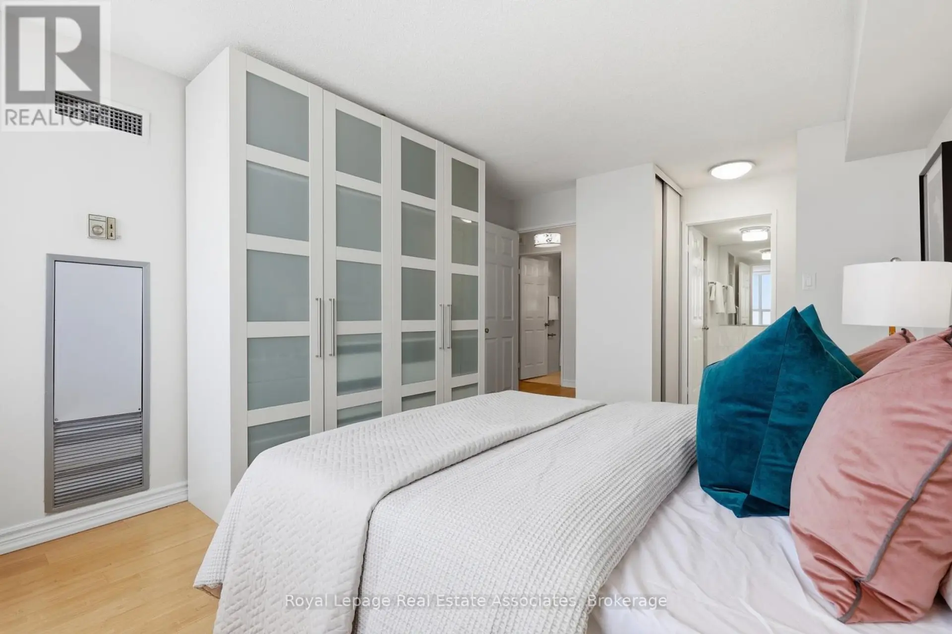 #1401 10 MALTA AVENUE - Image 8