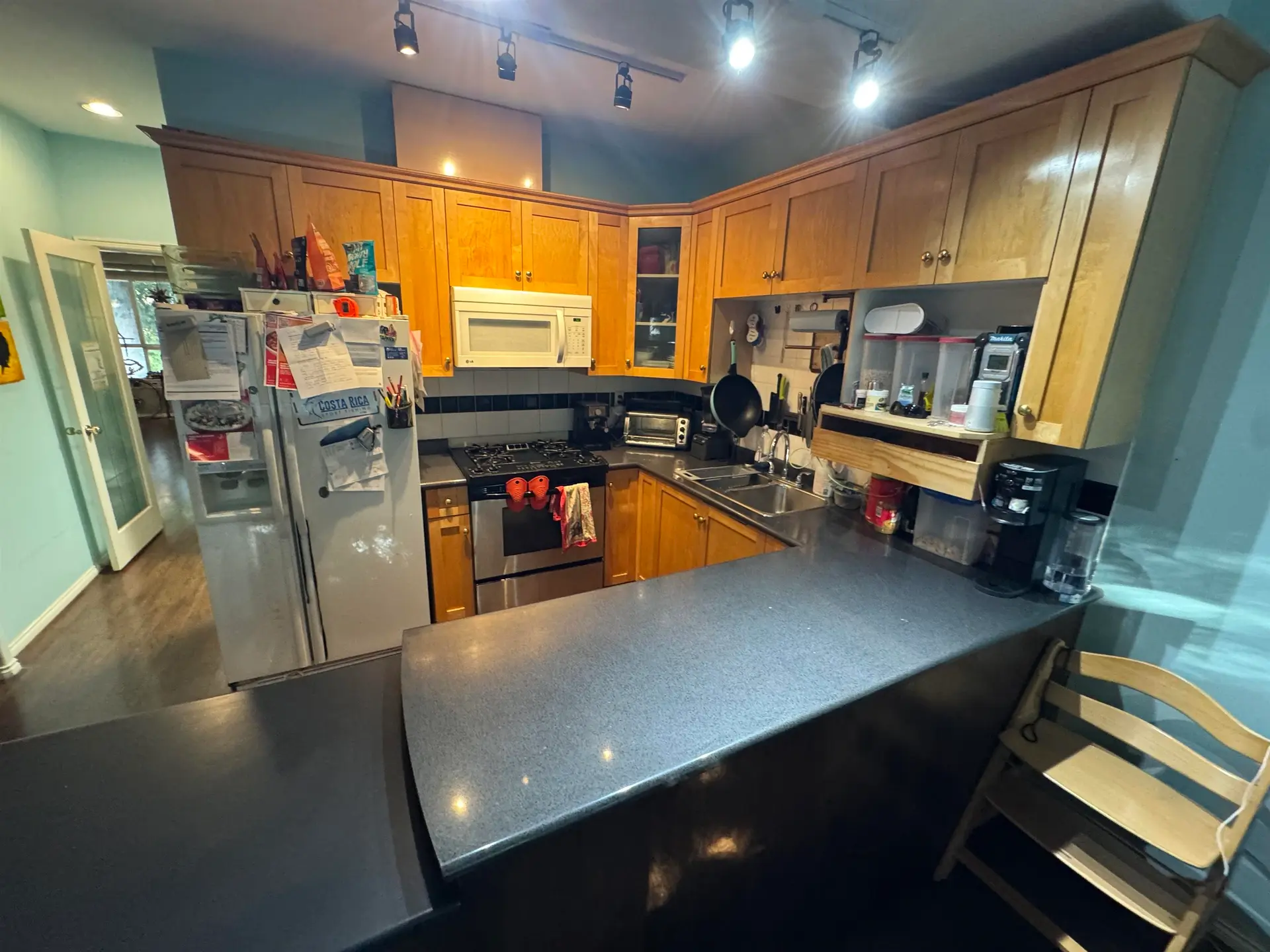 6693 Canada Way - Image 4