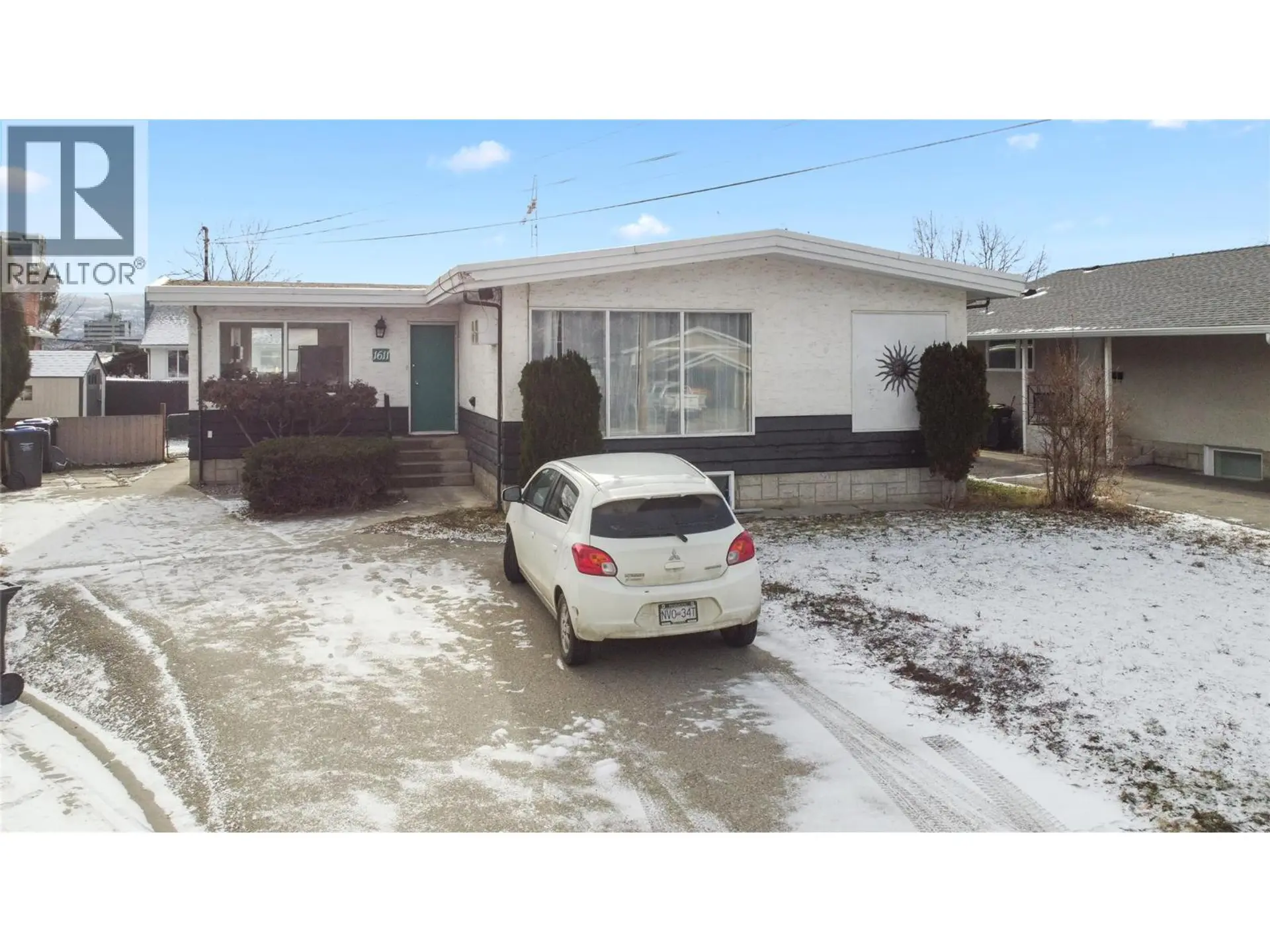 Property at 1611 Elm Street E, Kelowna, BC