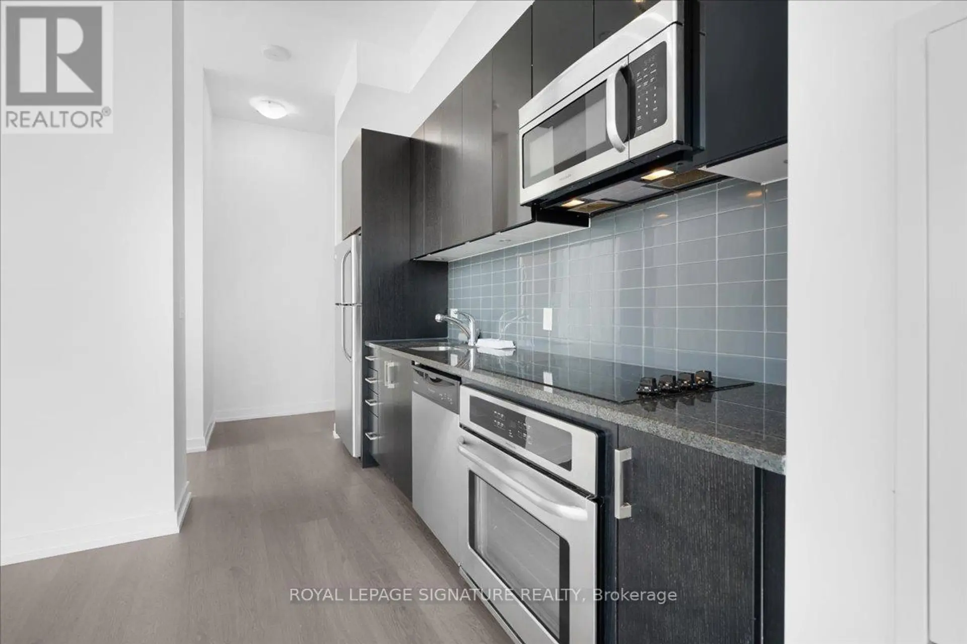 #3314 98 LILLIAN STREET - Image 4