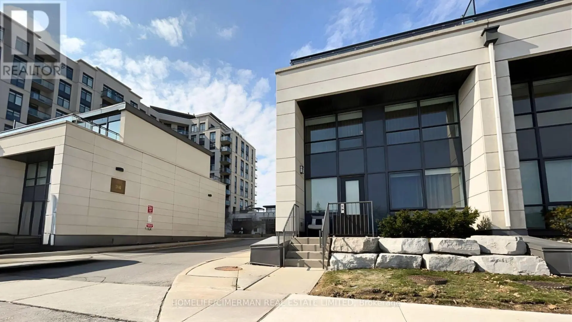 #118 12 WOODSTREAM BOULEVARD - Image 16