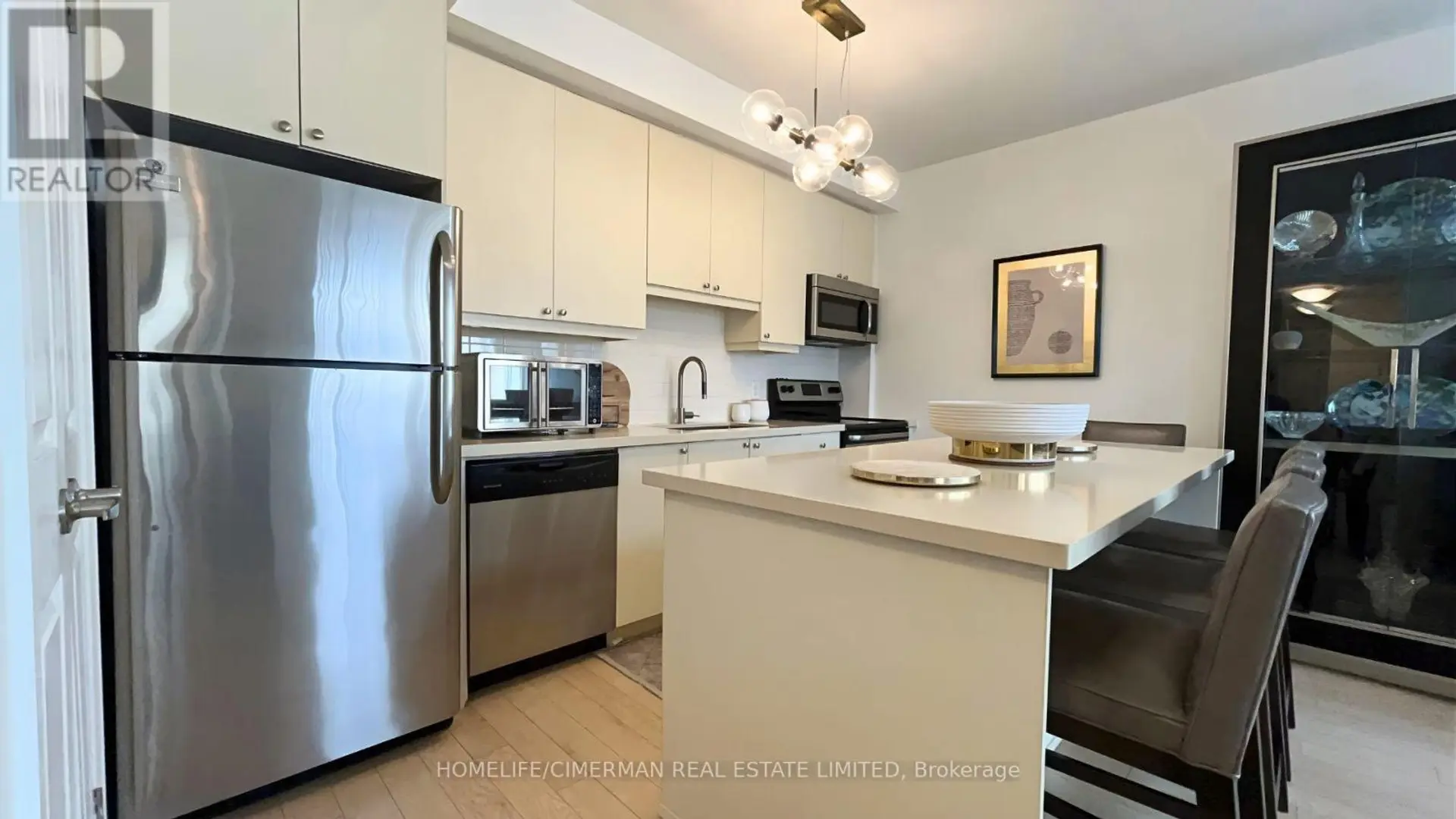 #118 12 WOODSTREAM BOULEVARD - Image 2