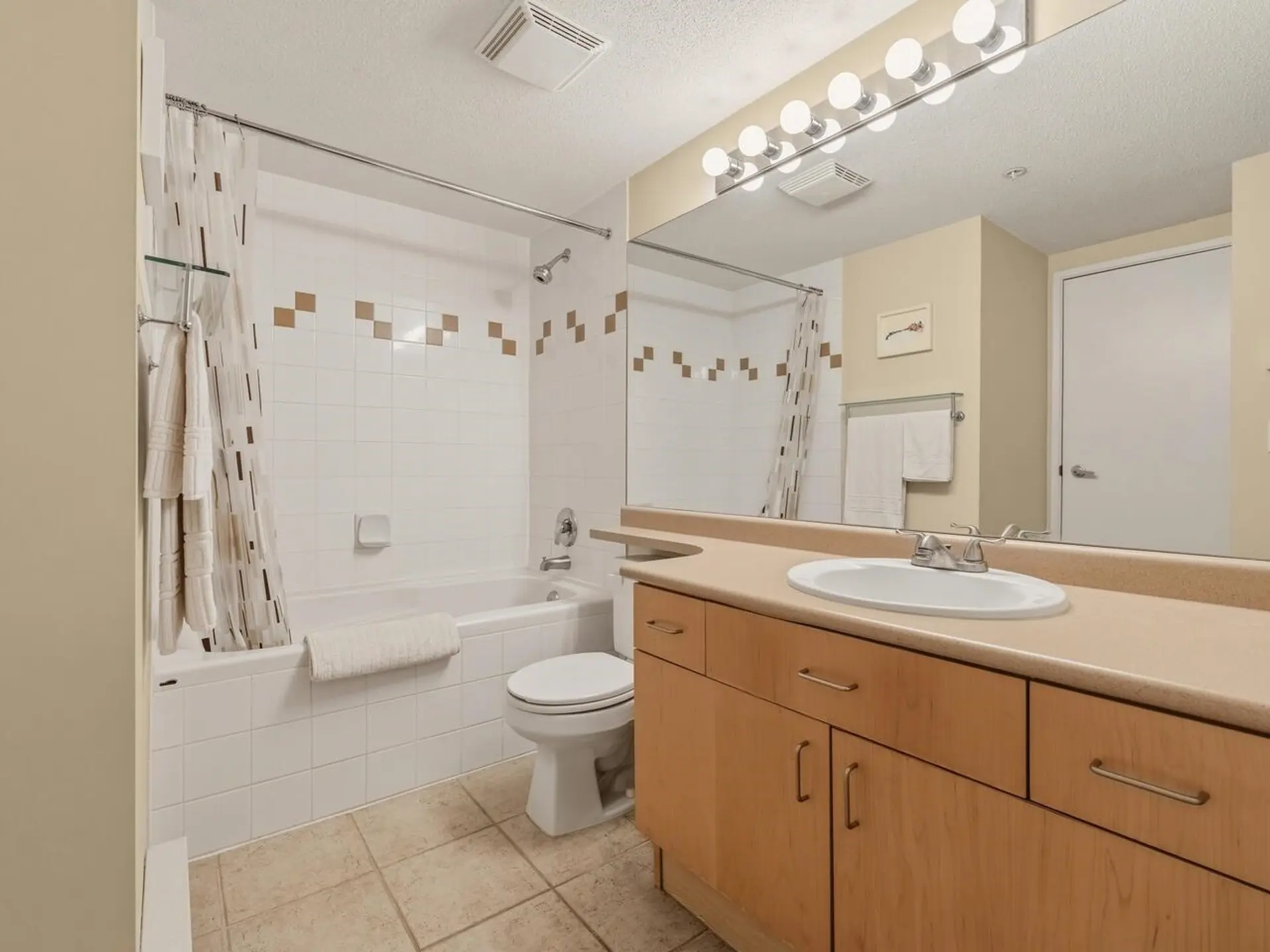 #402 124 W 3rd Street - Image 15