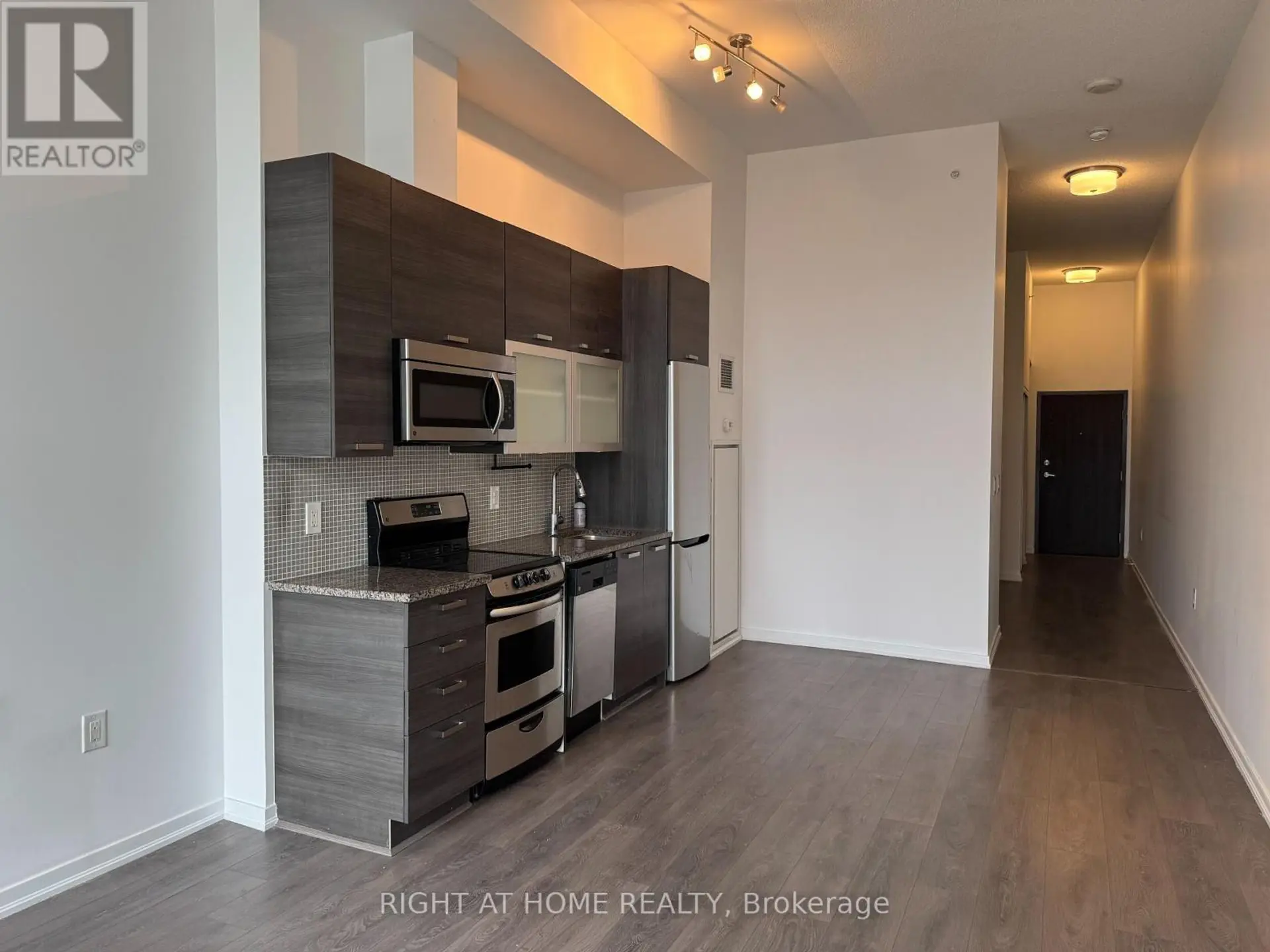#321 36 LISGAR STREET - Image 3