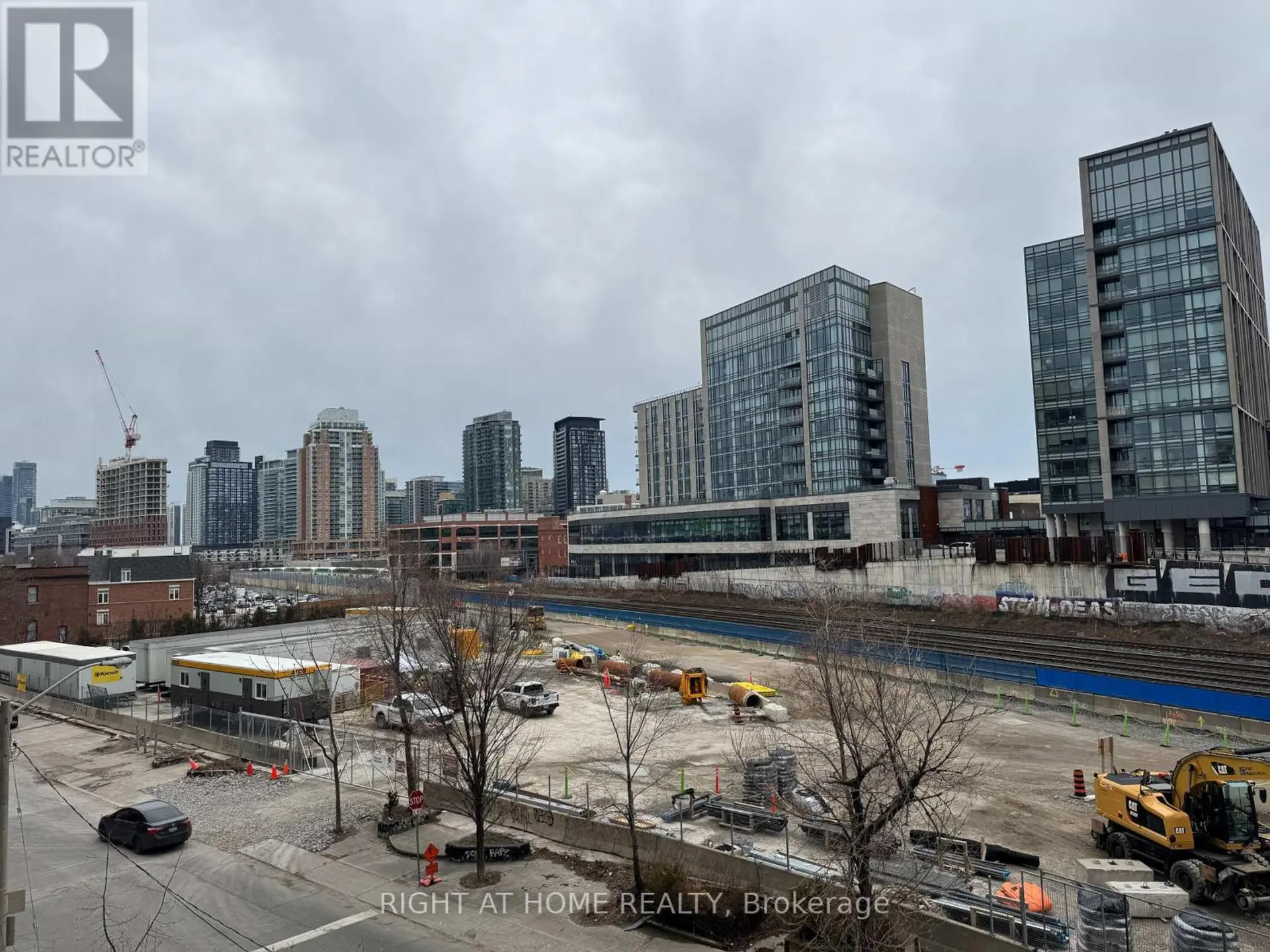 #321 36 LISGAR STREET - Image 5