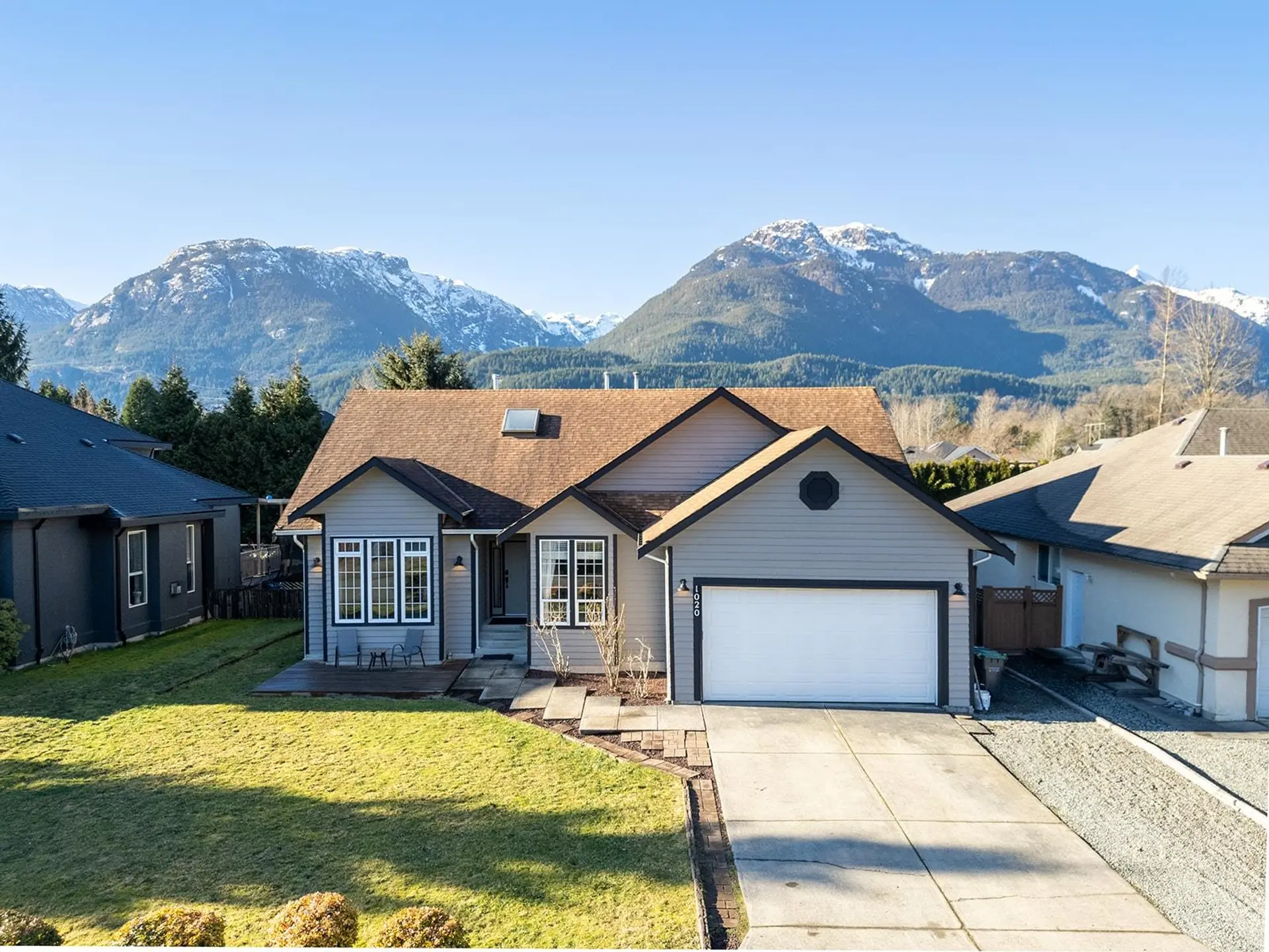 Property at 1020 Windsor Place, Squamish, BC