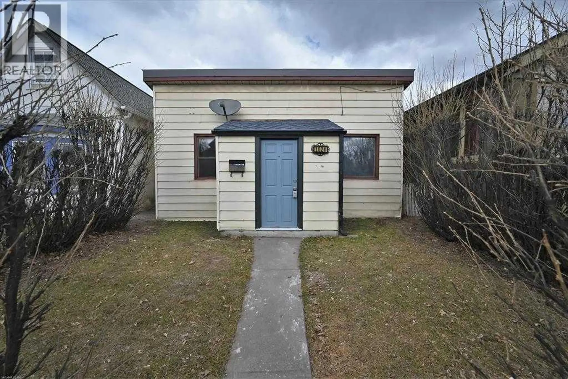 1024 18 AVENUE SE - Image 1