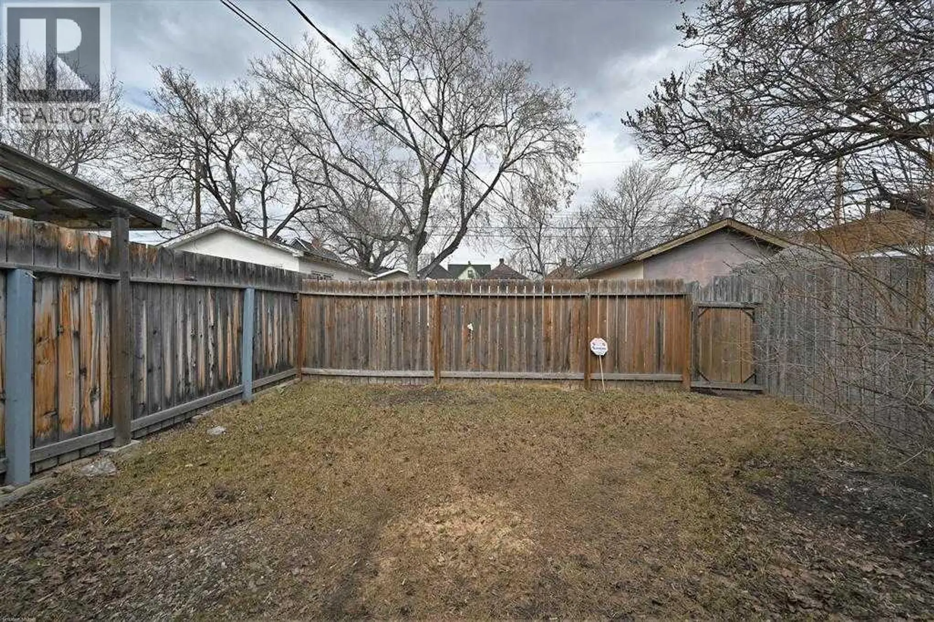 1024 18 AVENUE SE - Image 4