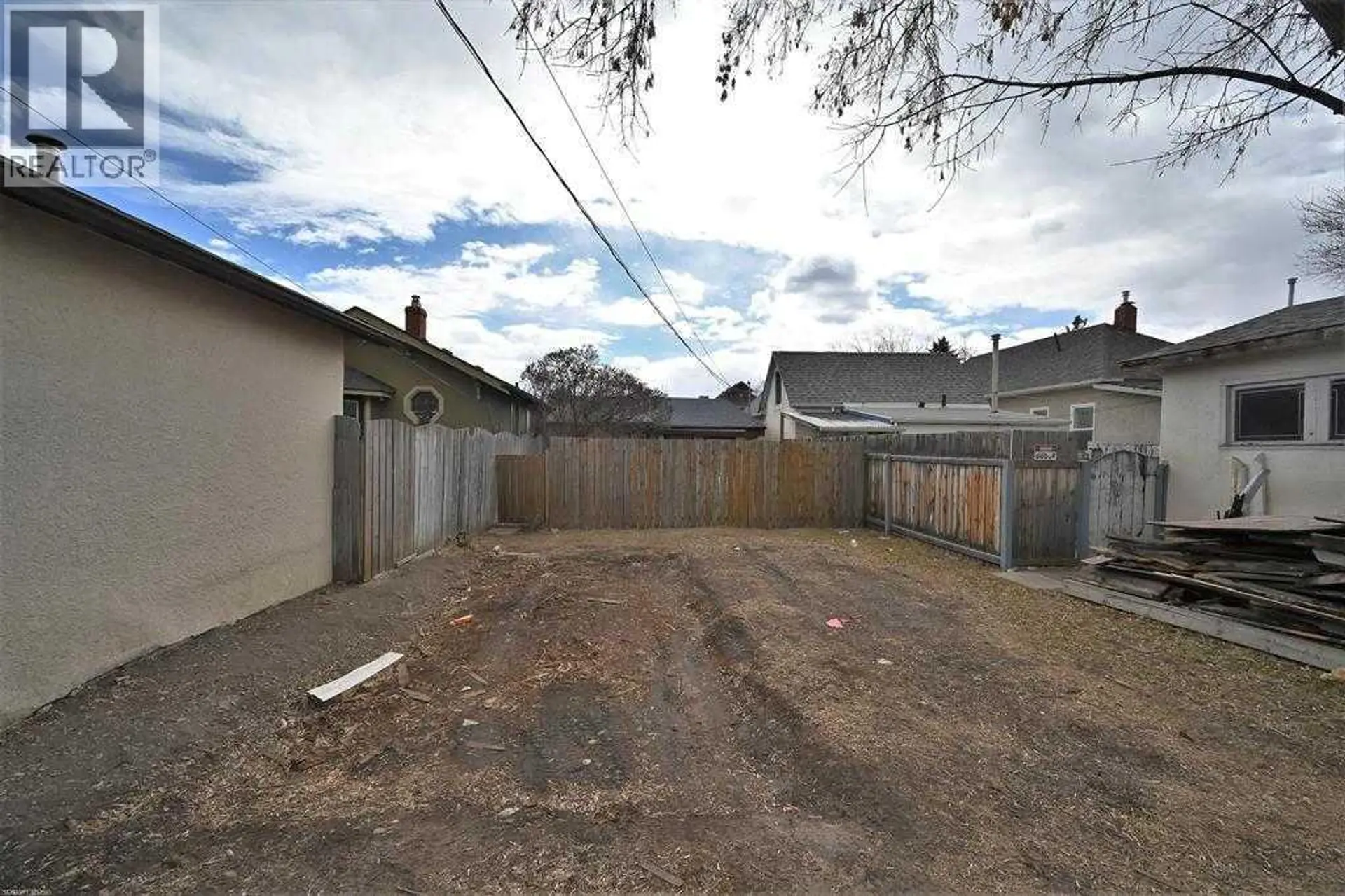 1024 18 AVENUE SE - Image 3