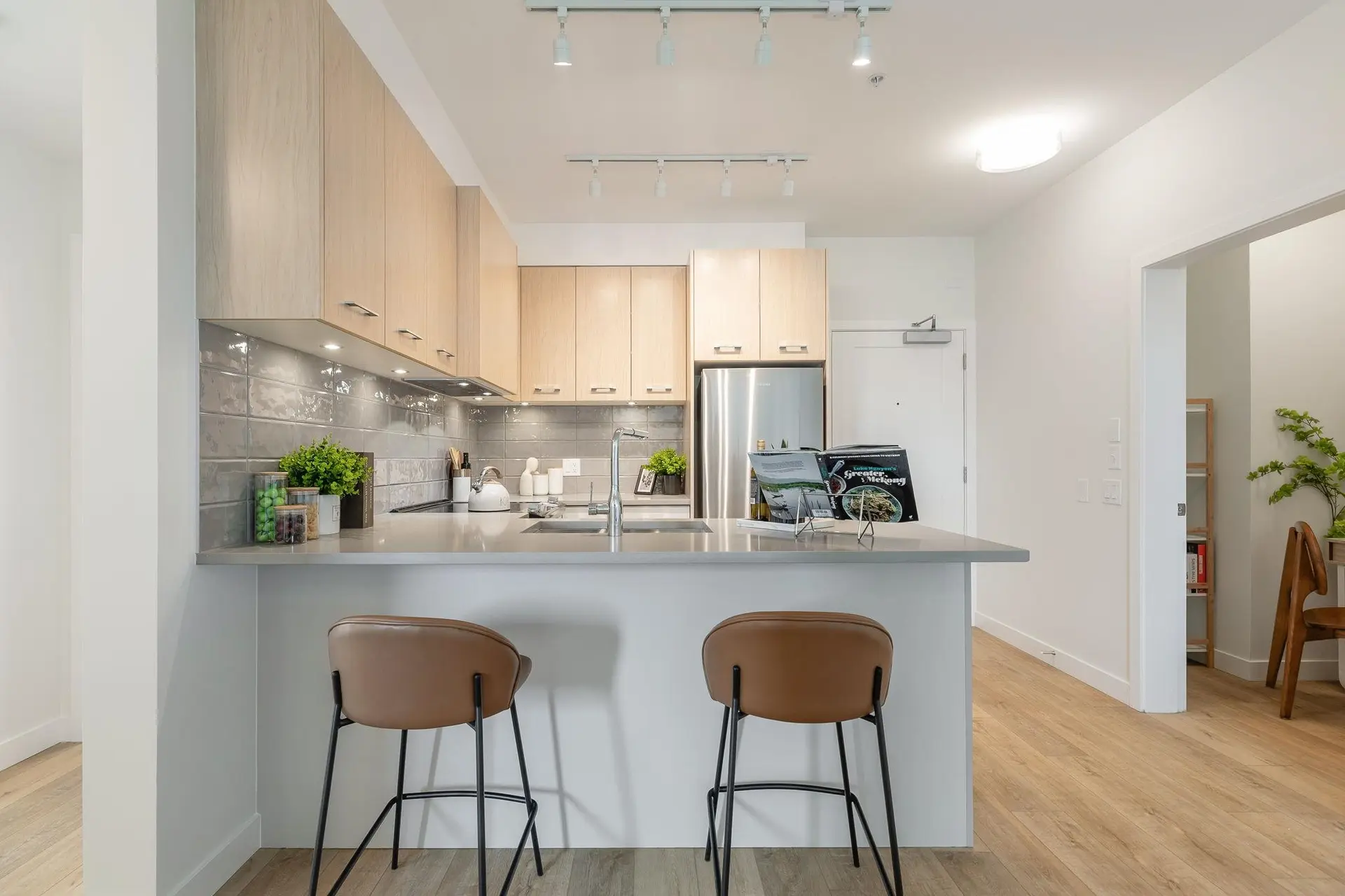 #303 4933 Clarendon Street - Image 5