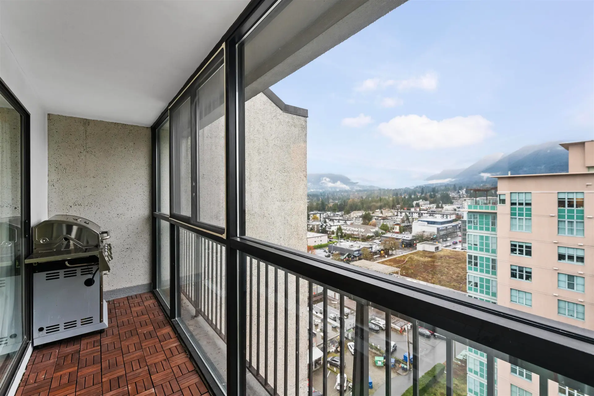 #1207 1515 Eastern Avenue - Image 12