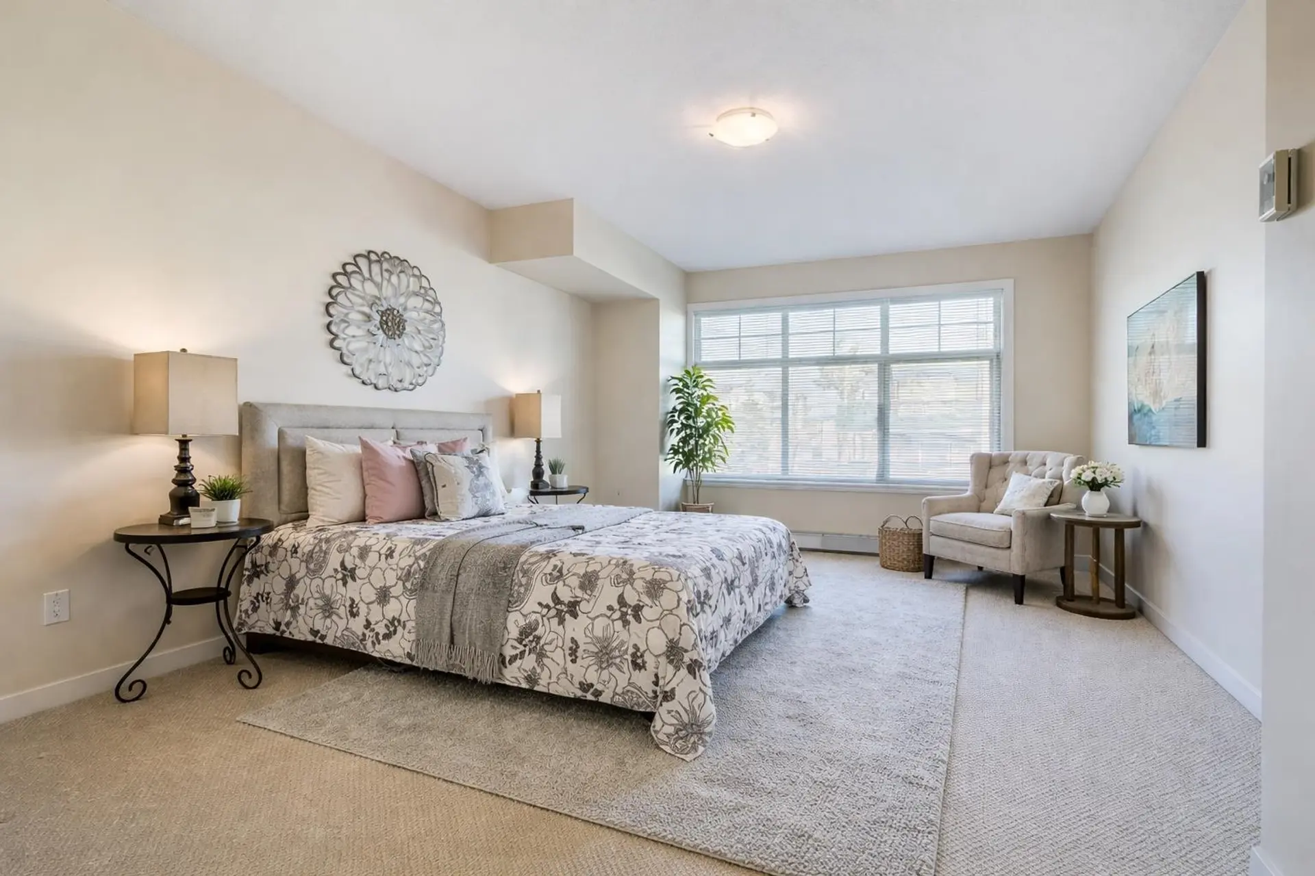 #1 22466 North Avenue - Image 6