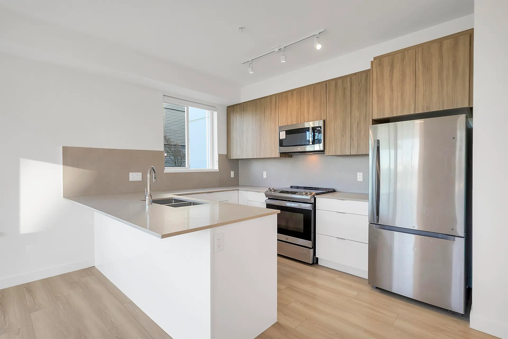 #104 11913 Burnett Street - Image 3