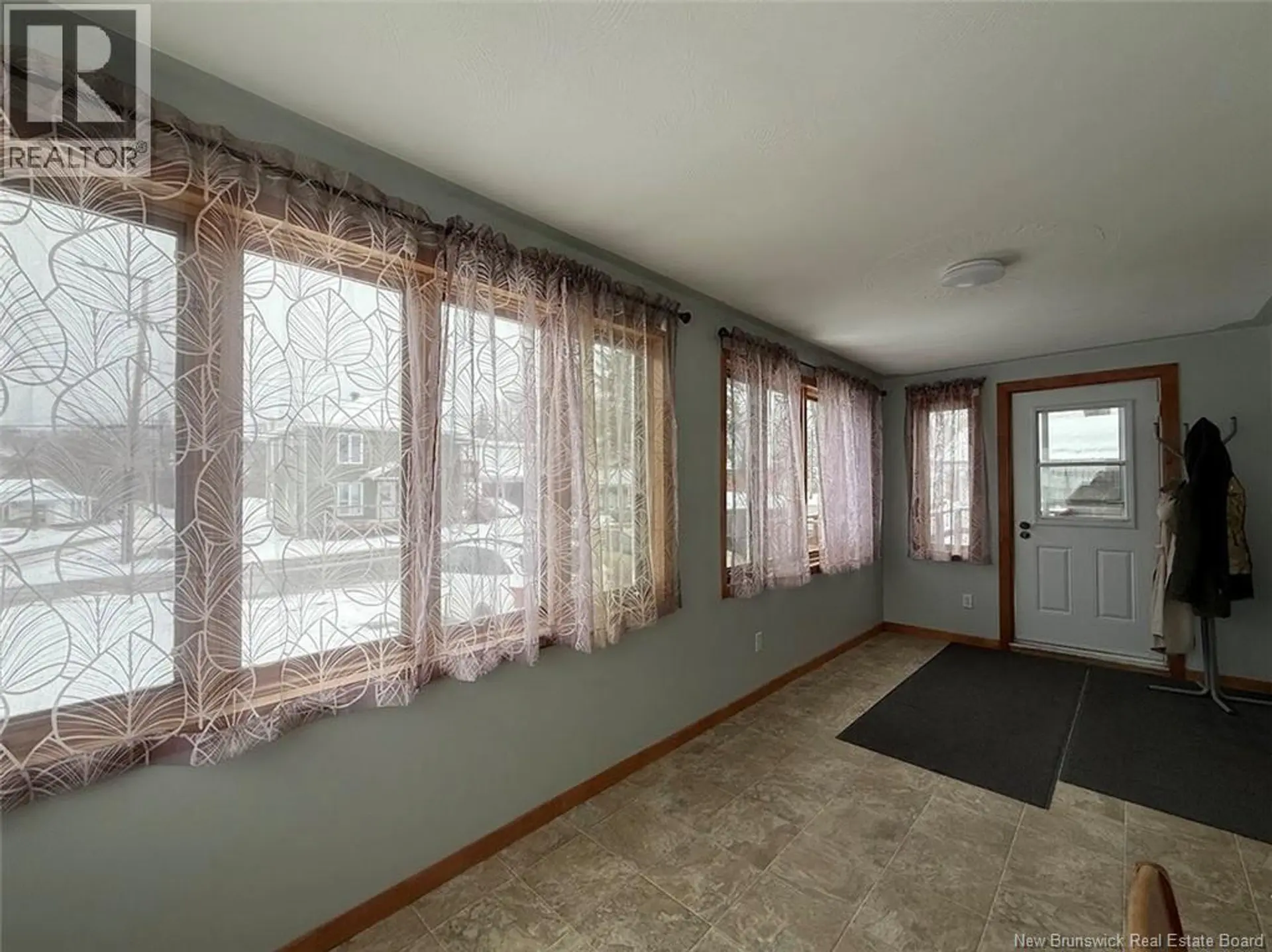 49 St-Jean Street - Image 18