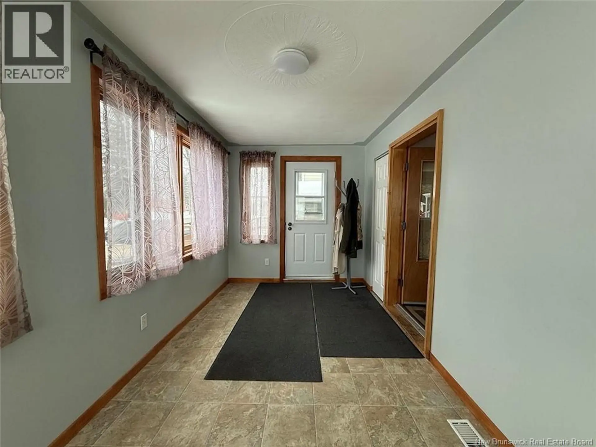 49 St-Jean Street - Image 19
