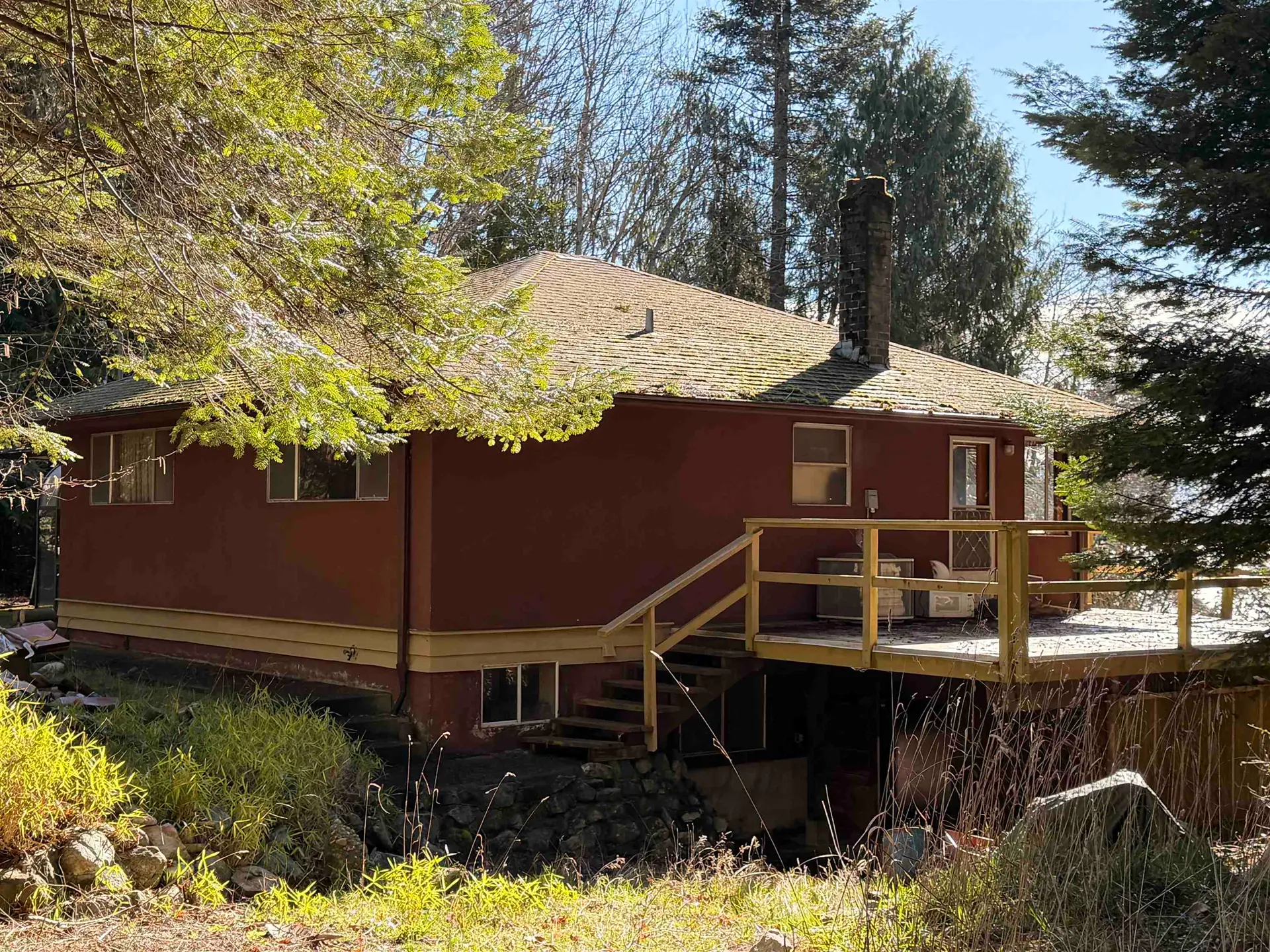 8131 Redrooffs Road - Image 9