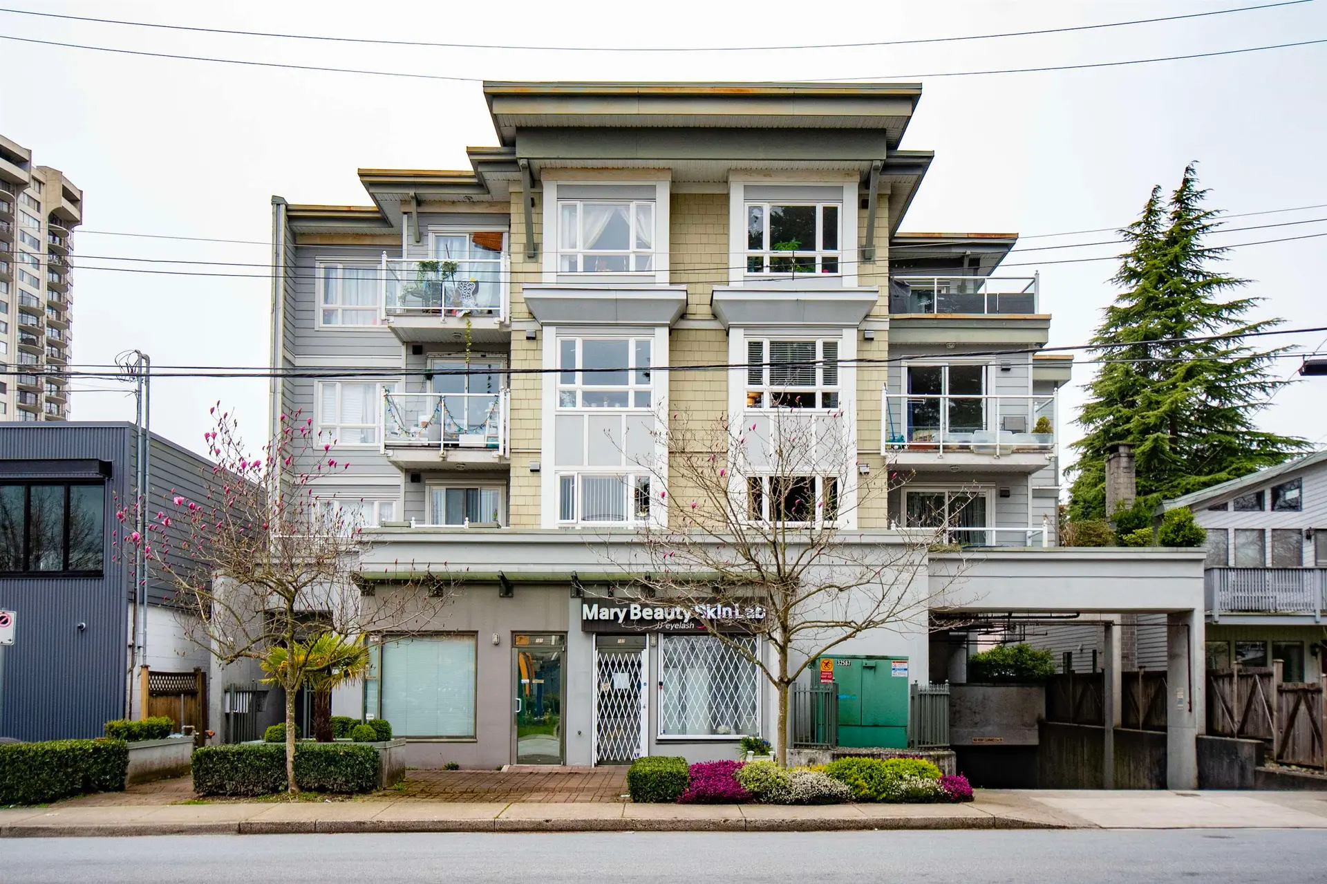Property at #401 1629 Garden Avenue, North Vancouver, BC