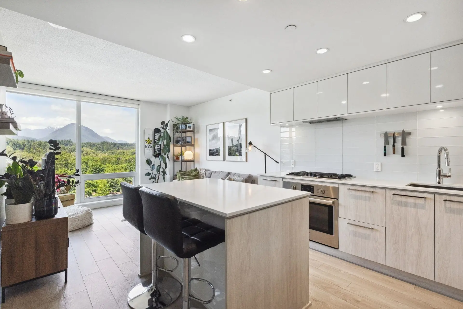 Property at #1608 680 Seylynn Crescent, North Vancouver, BC