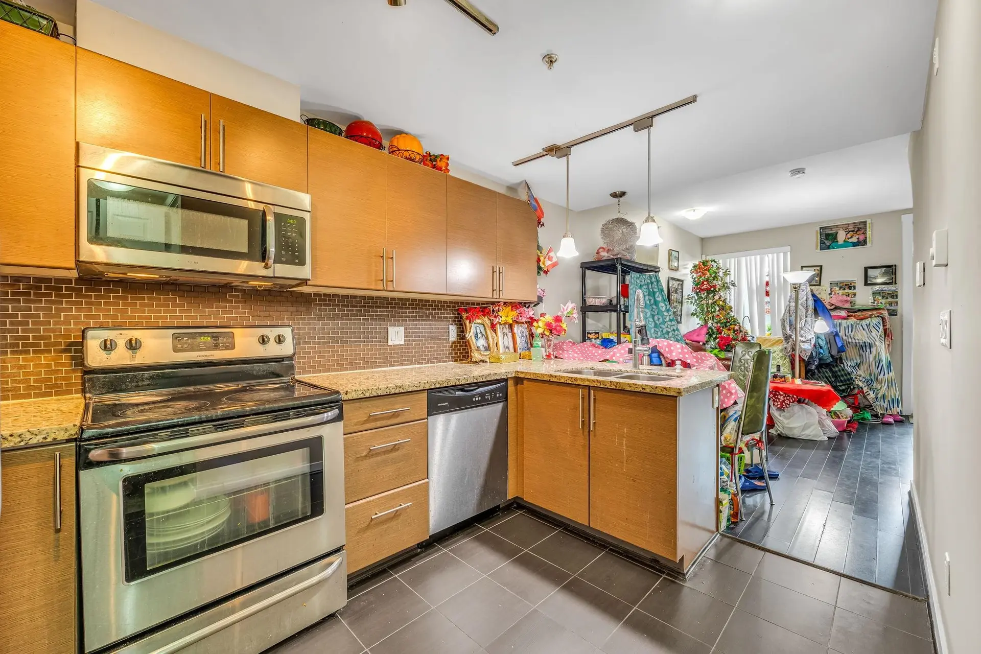 #55 2239 Kingsway - Image 4