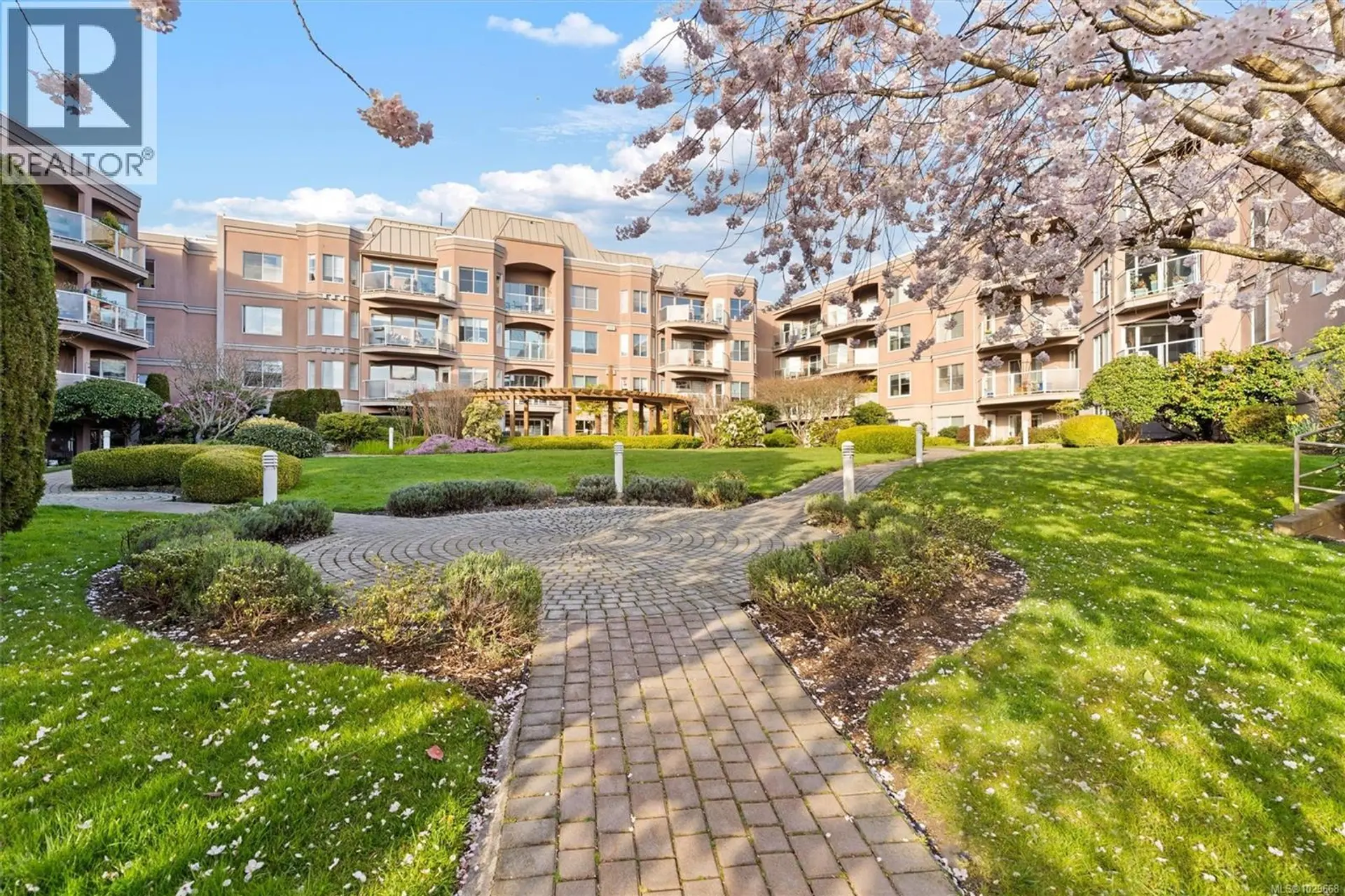 Property at #324 405 Quebec St, Victoria, BC