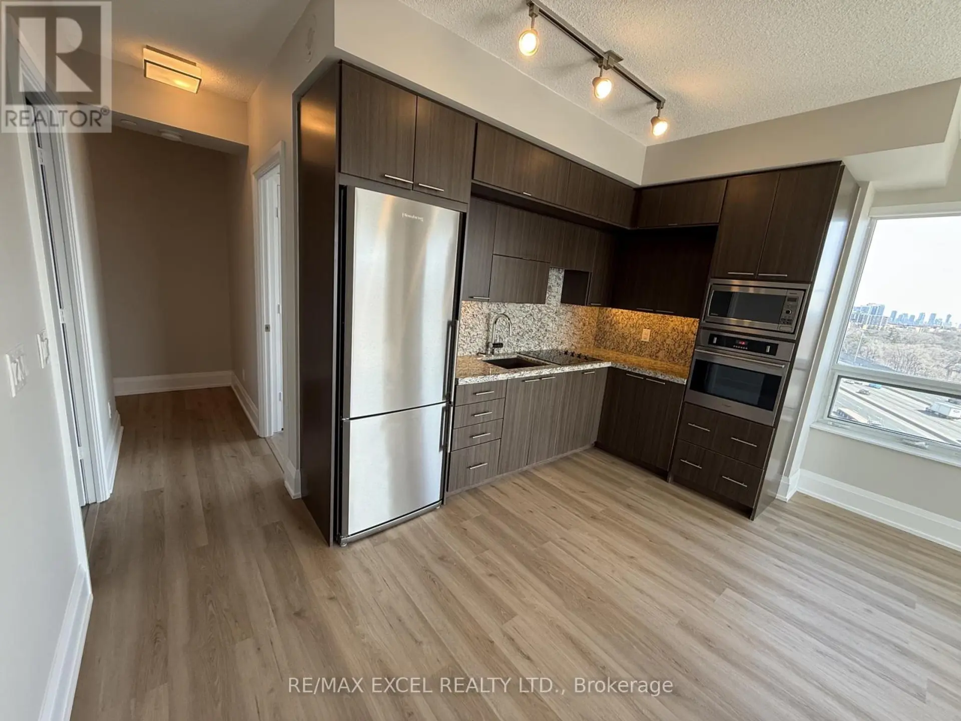#906 120 HARRISON GARDEN BOULEVARD - Image 3