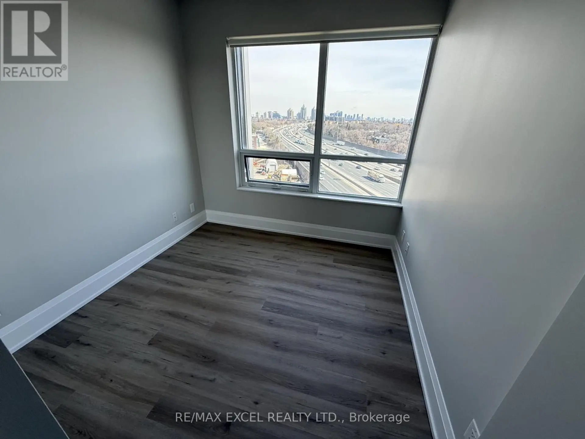 #906 120 HARRISON GARDEN BOULEVARD - Image 6