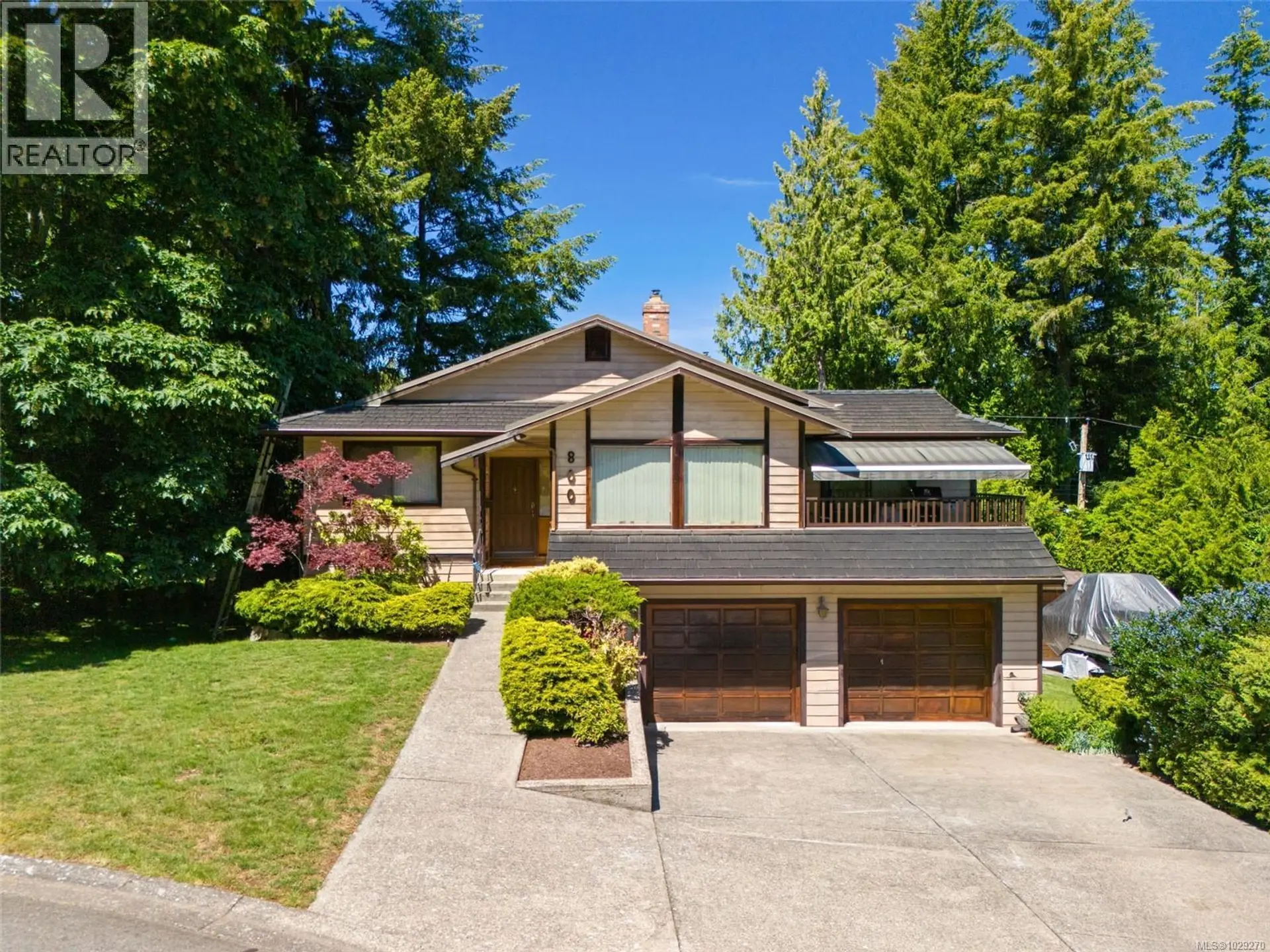 Property at 800 Seamist Pl, Saanich, BC