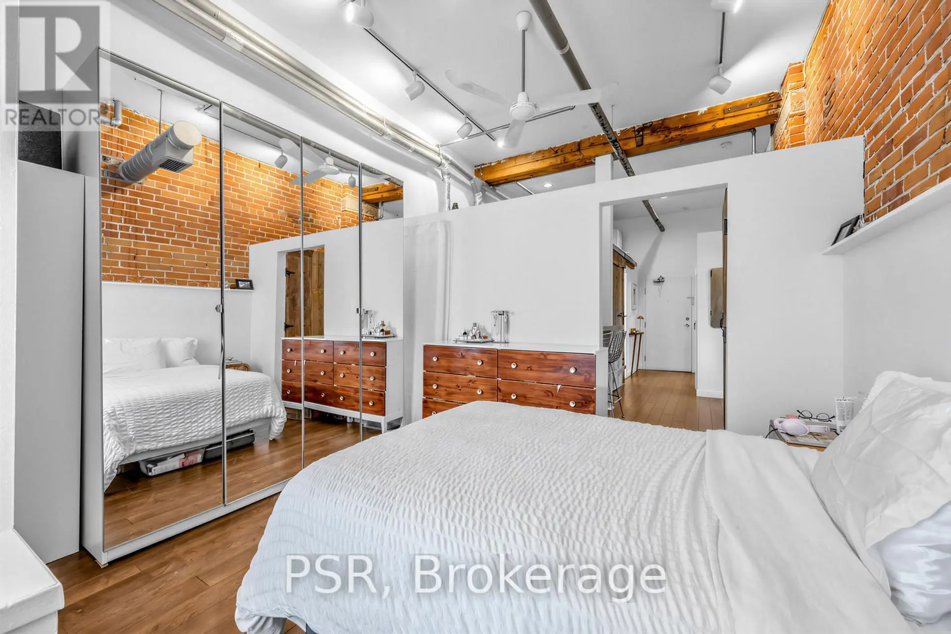 #4 121 PRESCOTT AVENUE - Image 11