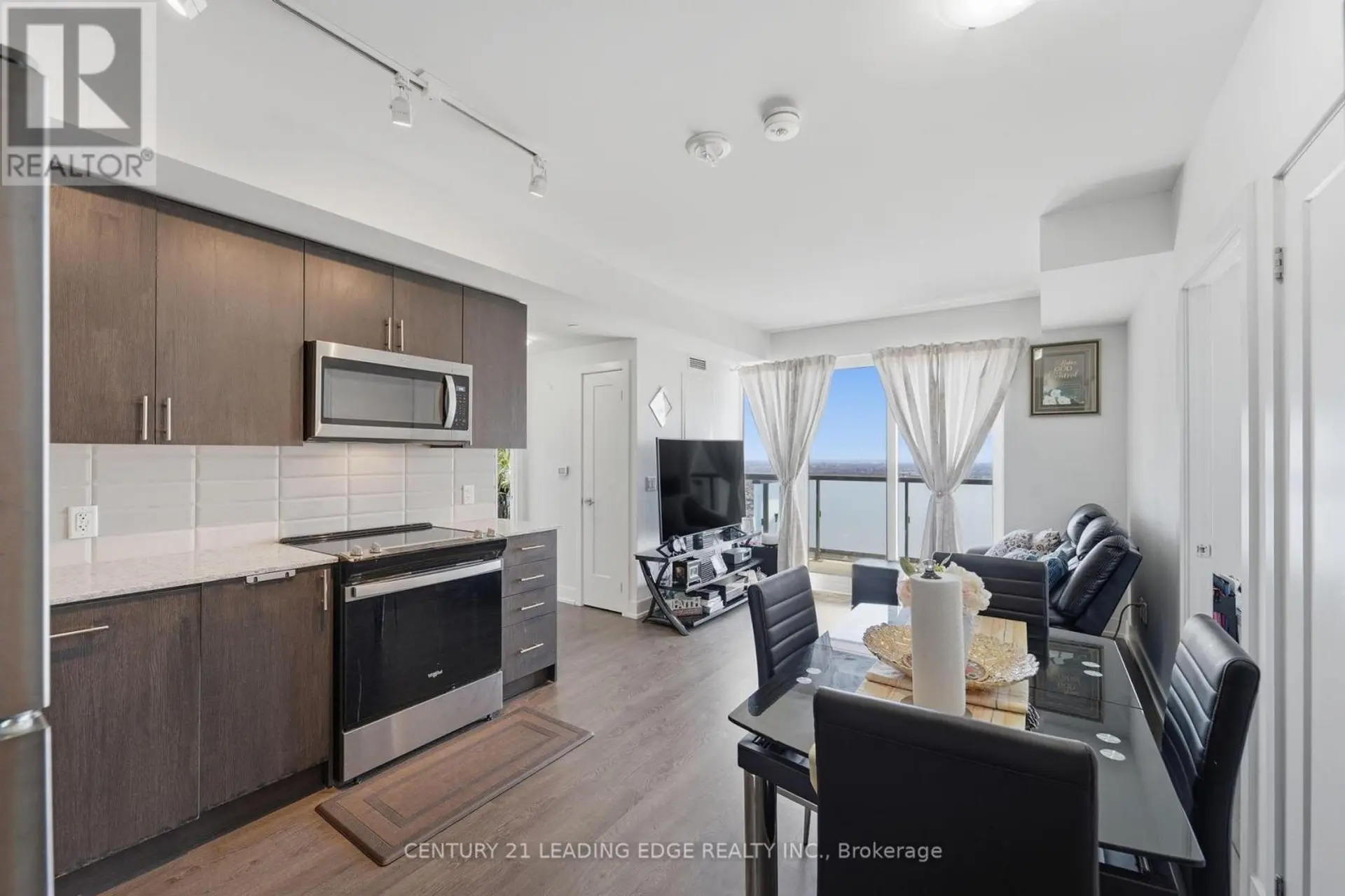#2516 2550 SIMCOE STREET N - Image 3