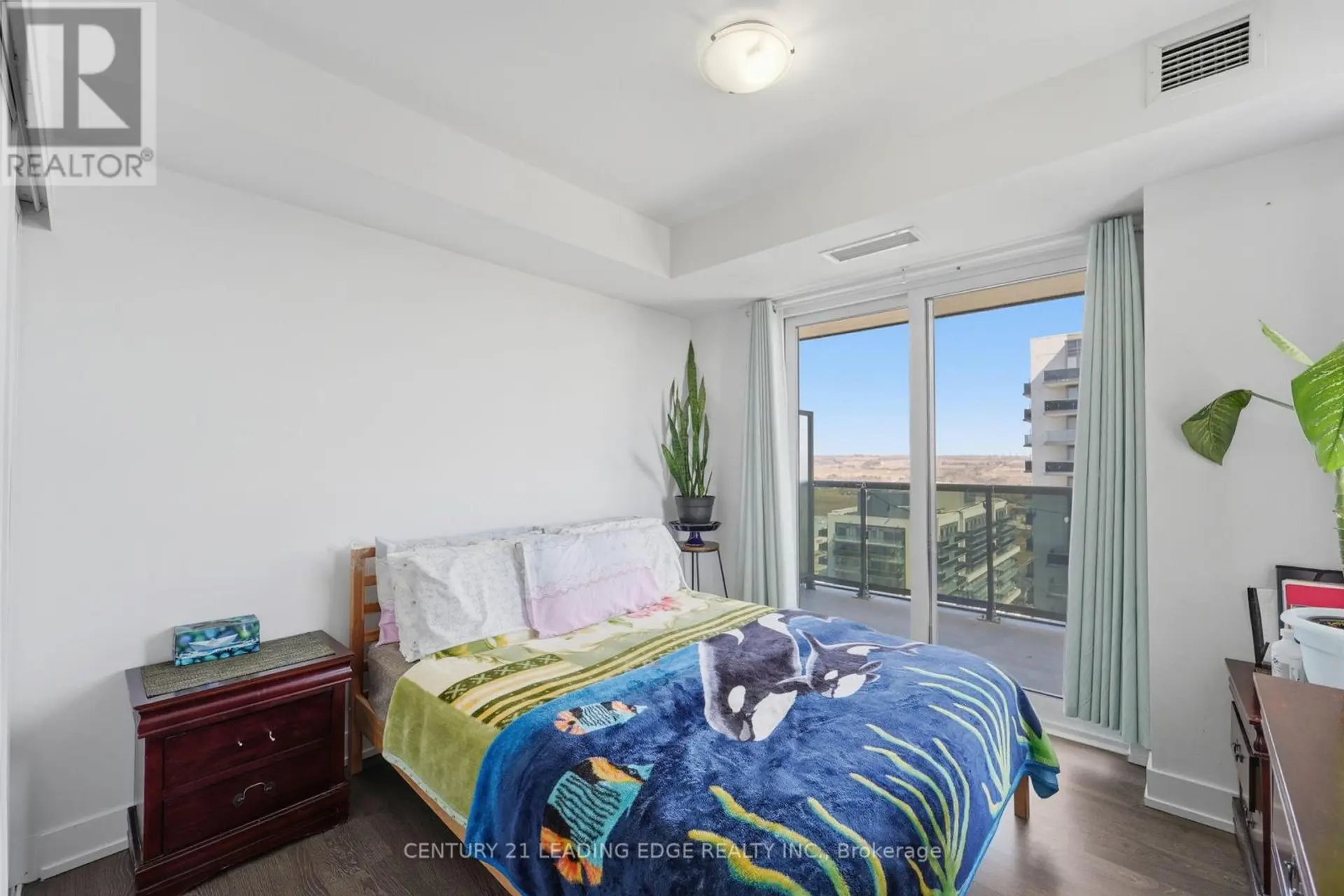 #2516 2550 SIMCOE STREET N - Image 5
