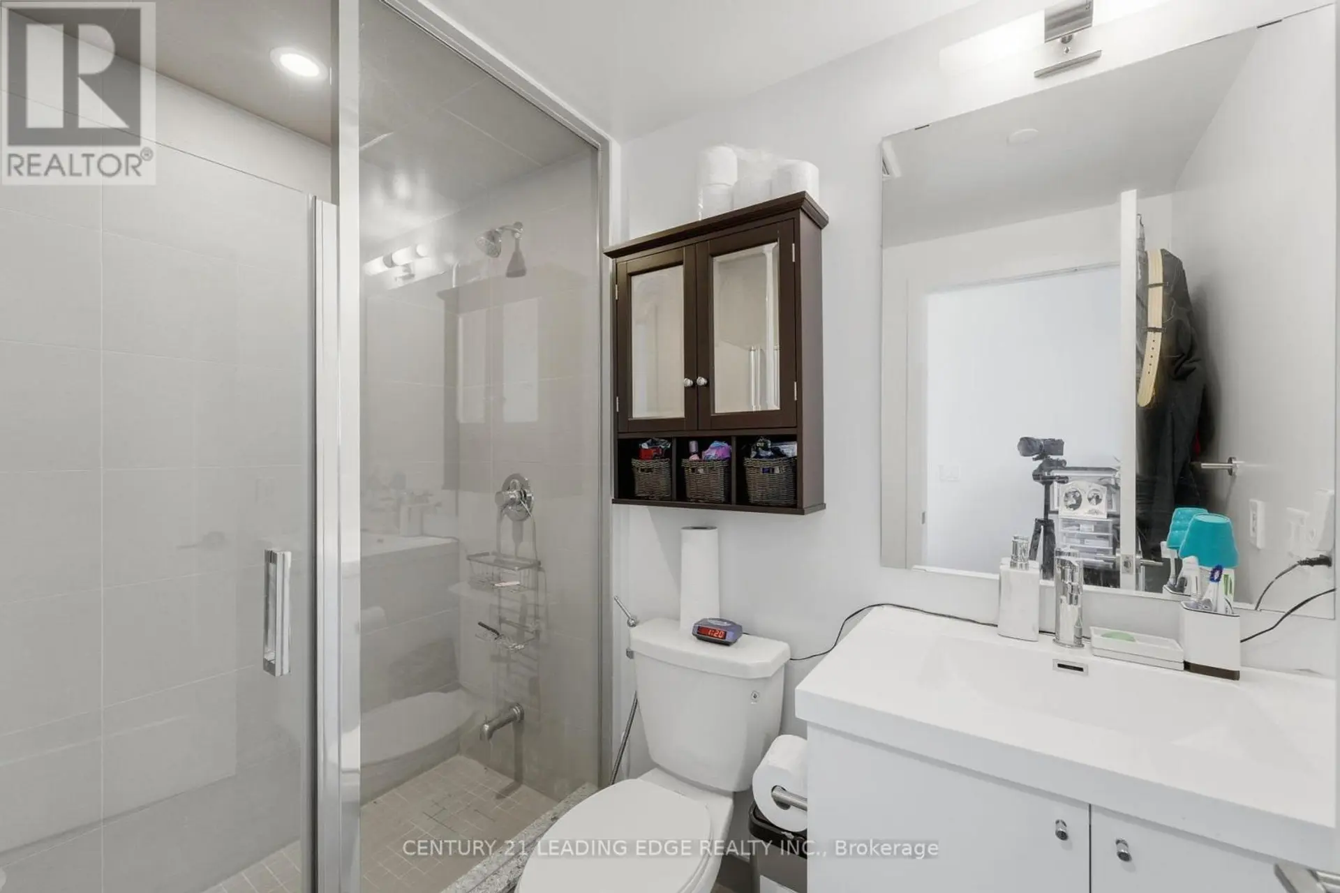 #2516 2550 SIMCOE STREET N - Image 6