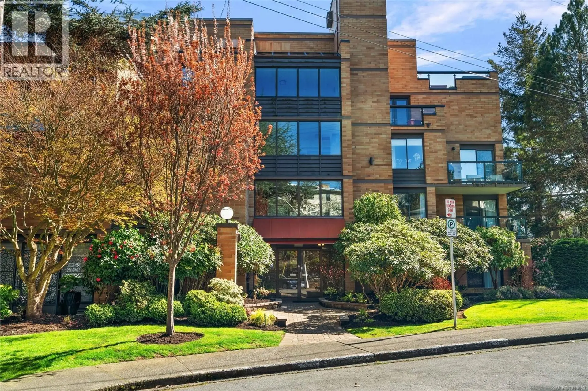Property at #201 1280 Newport Ave, Oak Bay, BC