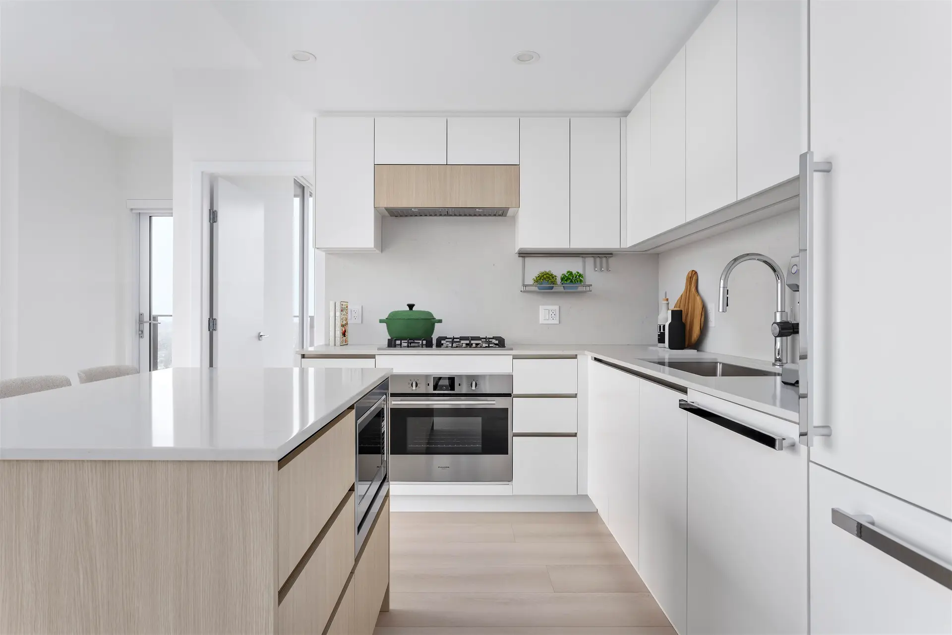 #2204 13573 98a Avenue - Image 4
