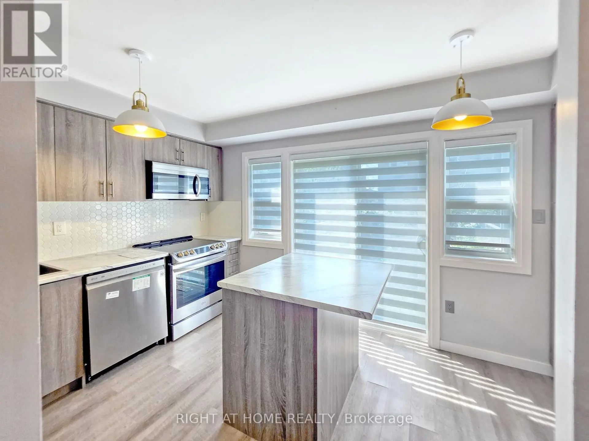 98 SPADINA ROAD - Image 5